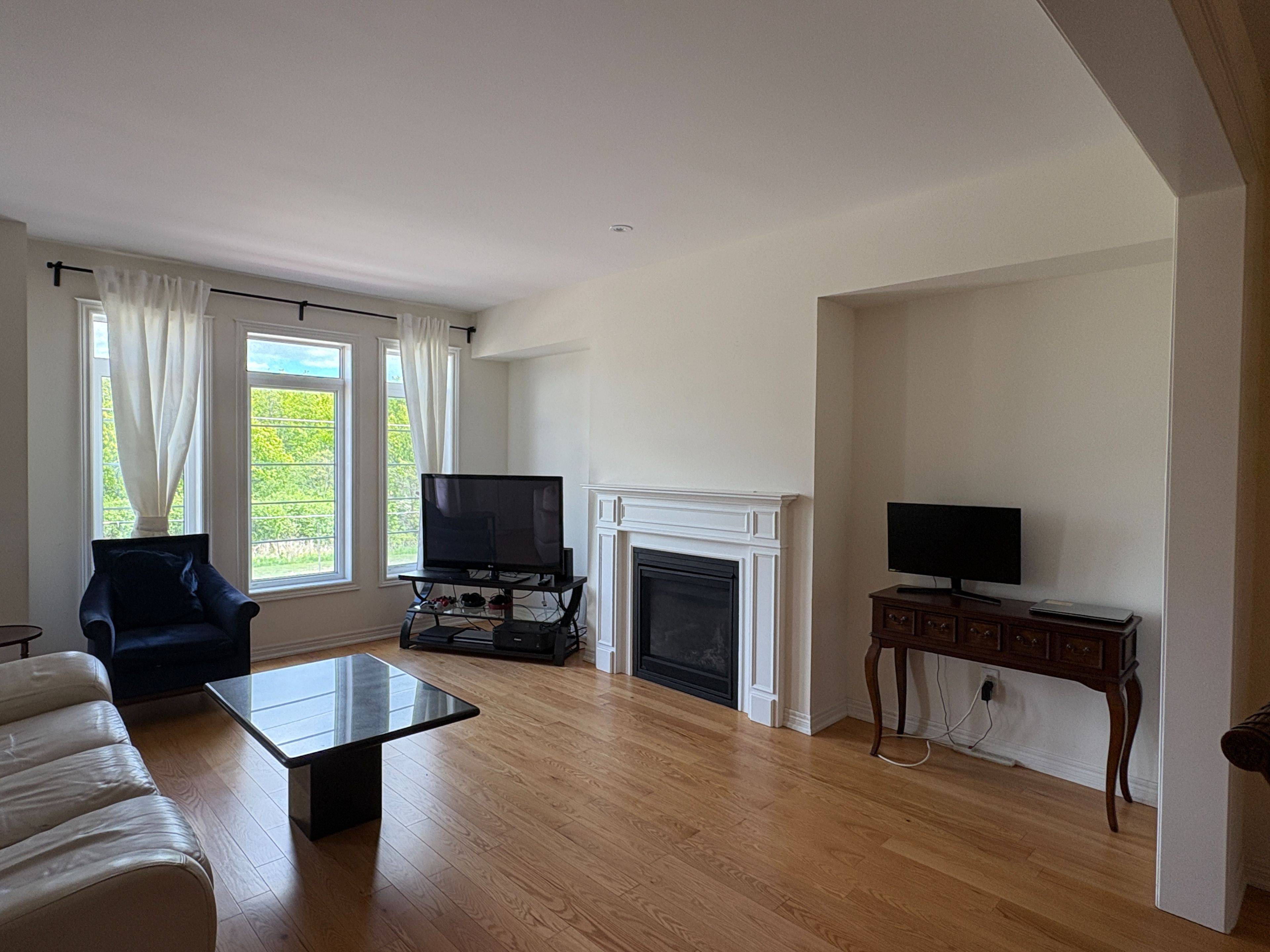 Oakville, ON L6M 1N5,540 Stream CRES