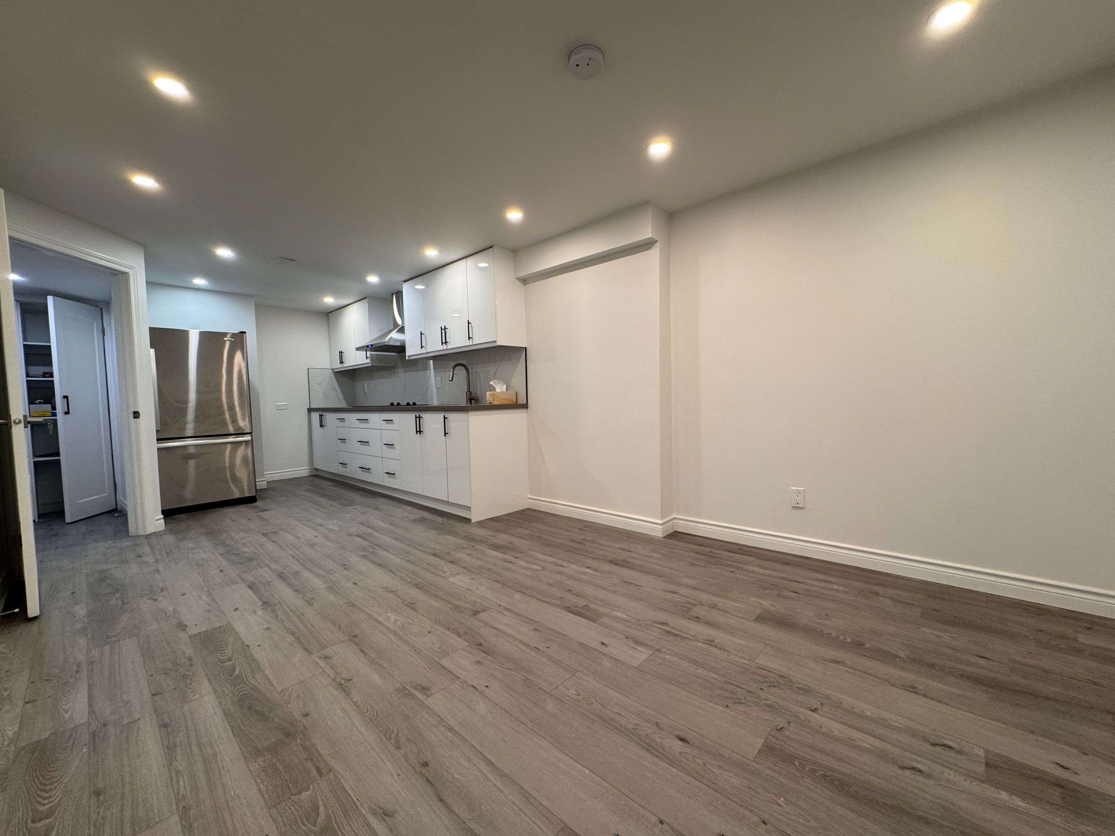 Mississauga, ON L5M 4P7,2793 Lindholm CRES