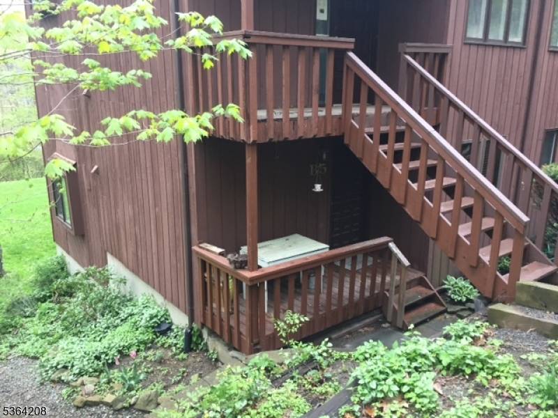Vernon Twp., NJ 07462,9 Village Way #B5