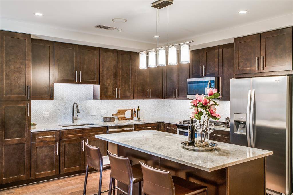 Dallas, TX 75205,4719 Cole Avenue #704