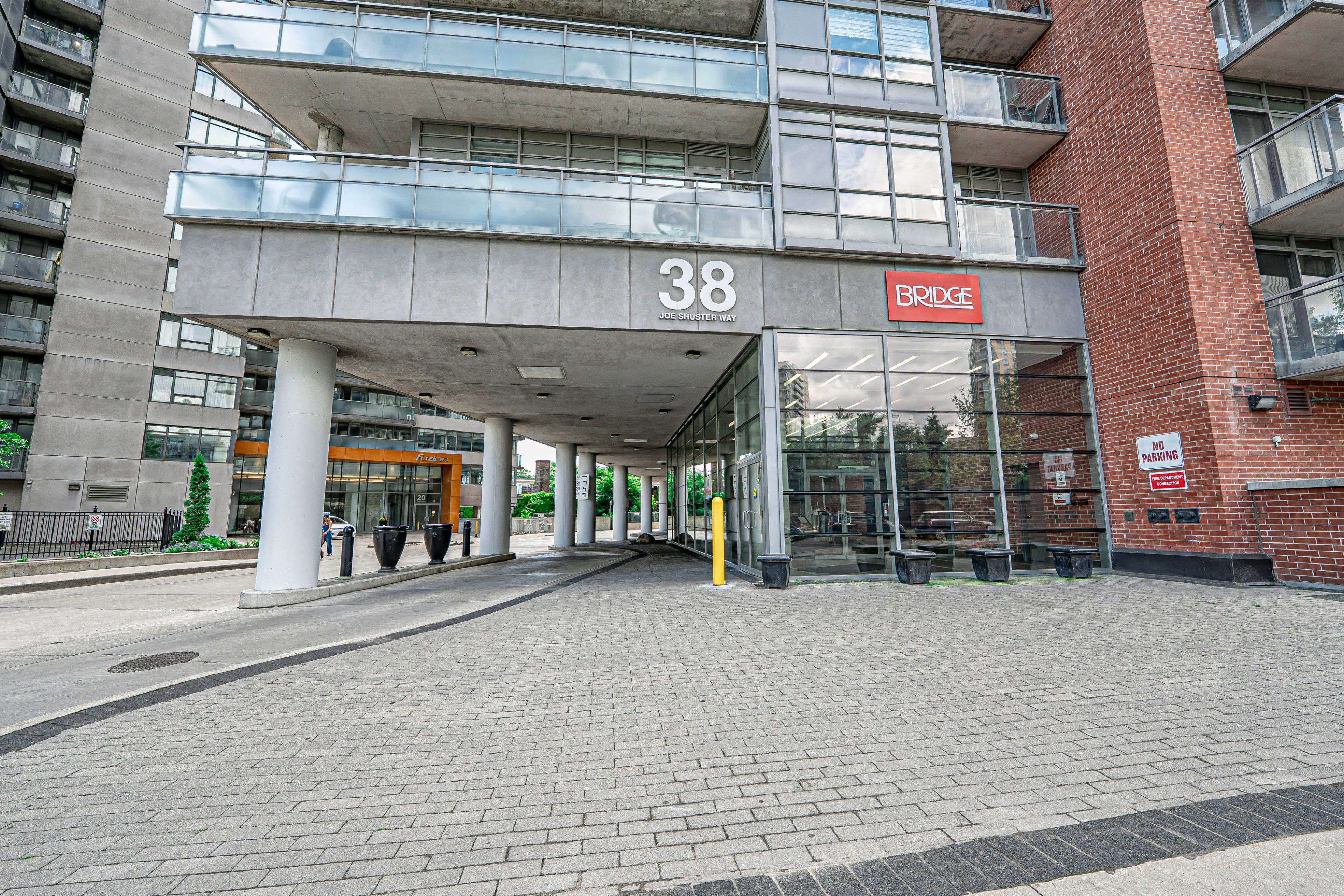 Toronto W01, ON M6K 0A5,38 Joe Shuster WAY #617
