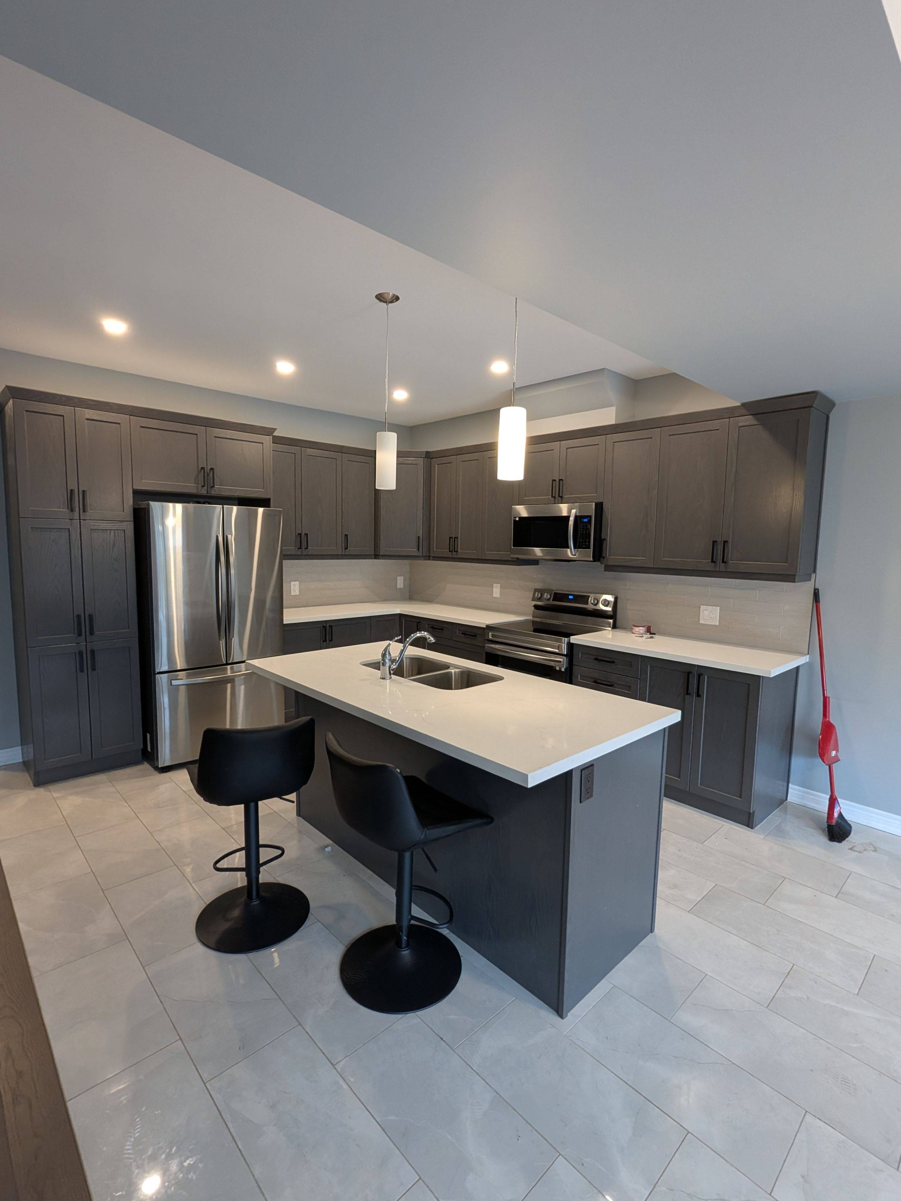 Niagara Falls, ON L2H 3T1,7193 Parsa ST
