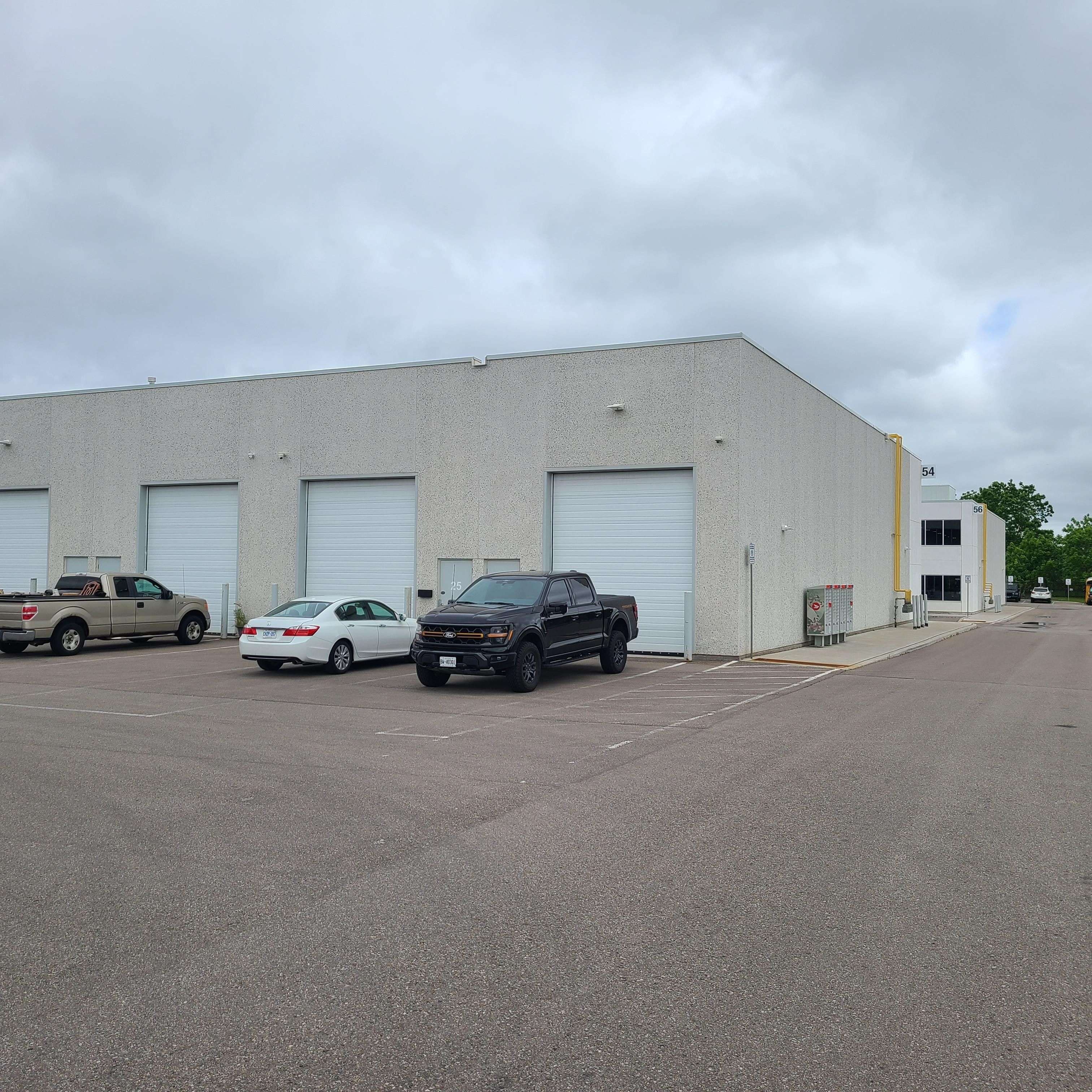 Milton, ON L9T 4W9,54 Steeles AVE E #24 & 25
