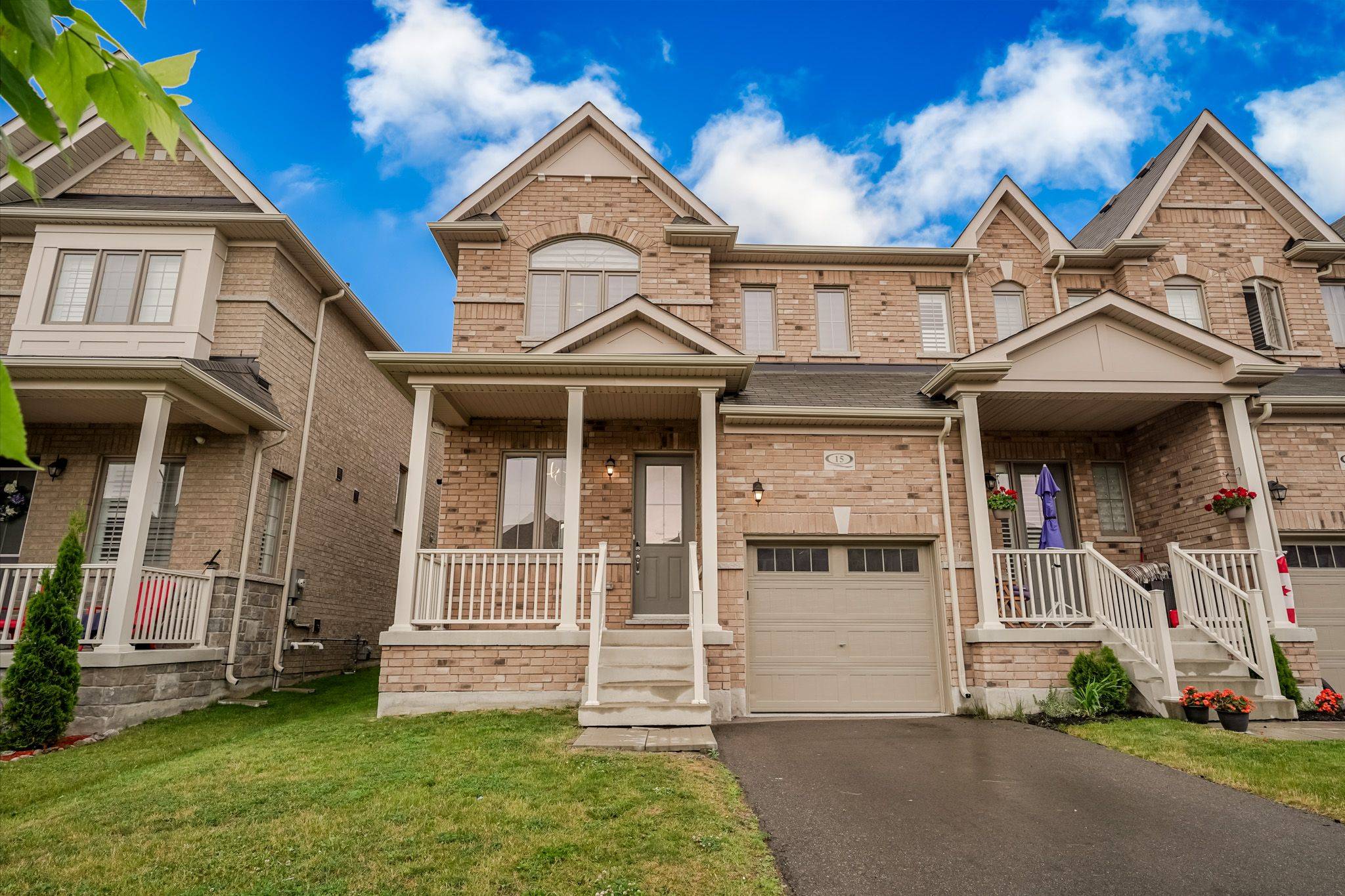 Clarington, ON L1C 7G7,15 Tait CRES