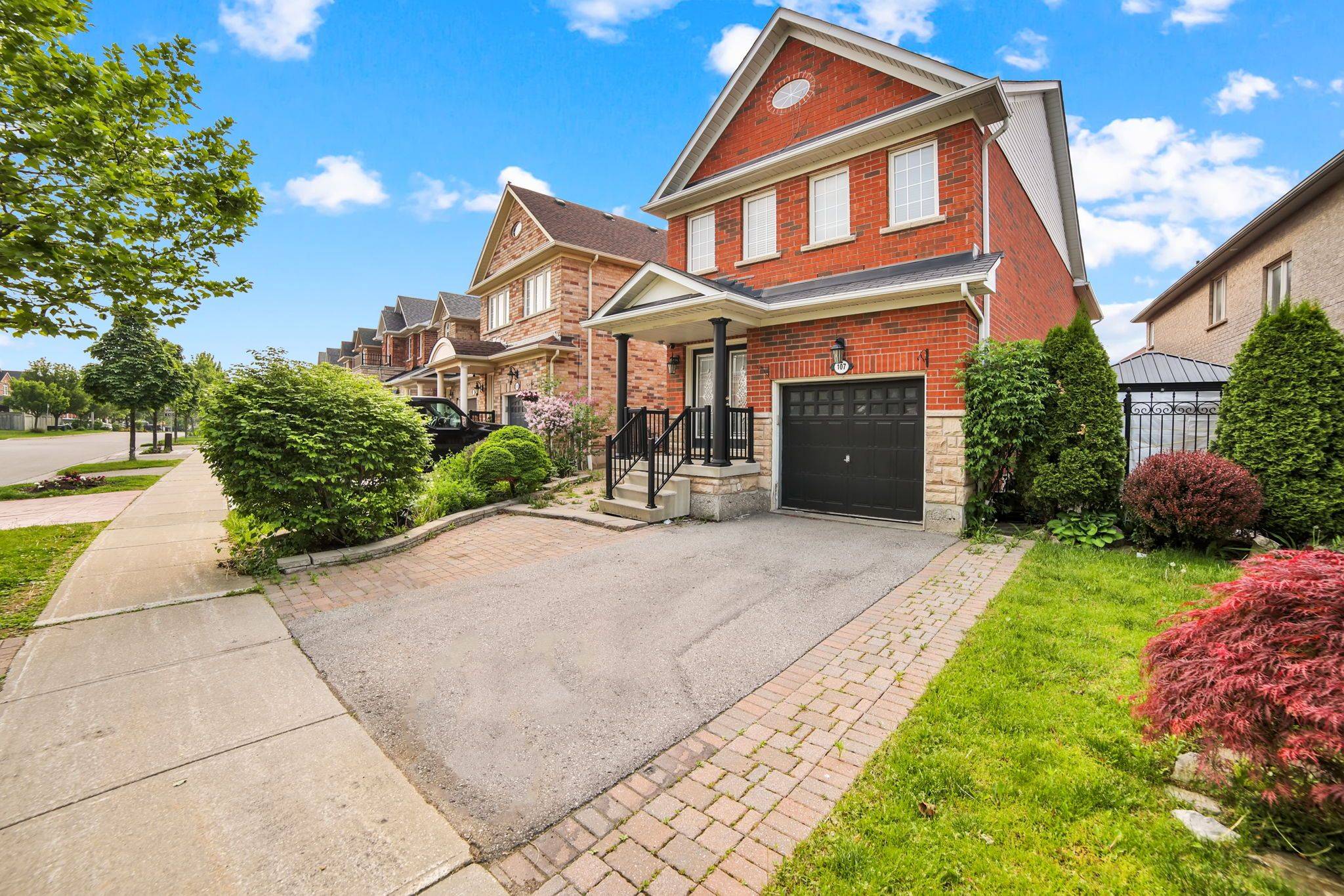 Vaughan, ON L4H 0E8,107 Venice Gate DR