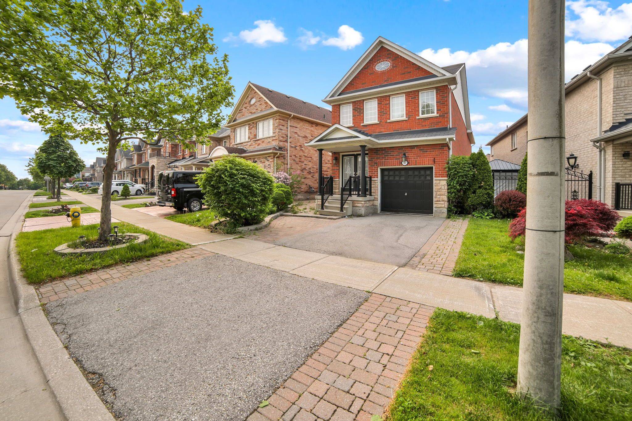 Vaughan, ON L4H 0E8,107 Venice Gate DR