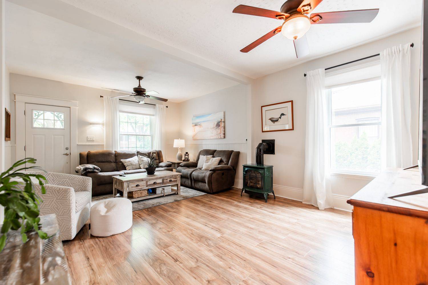 Brantford, ON N3S 5B4,163 Campbell ST