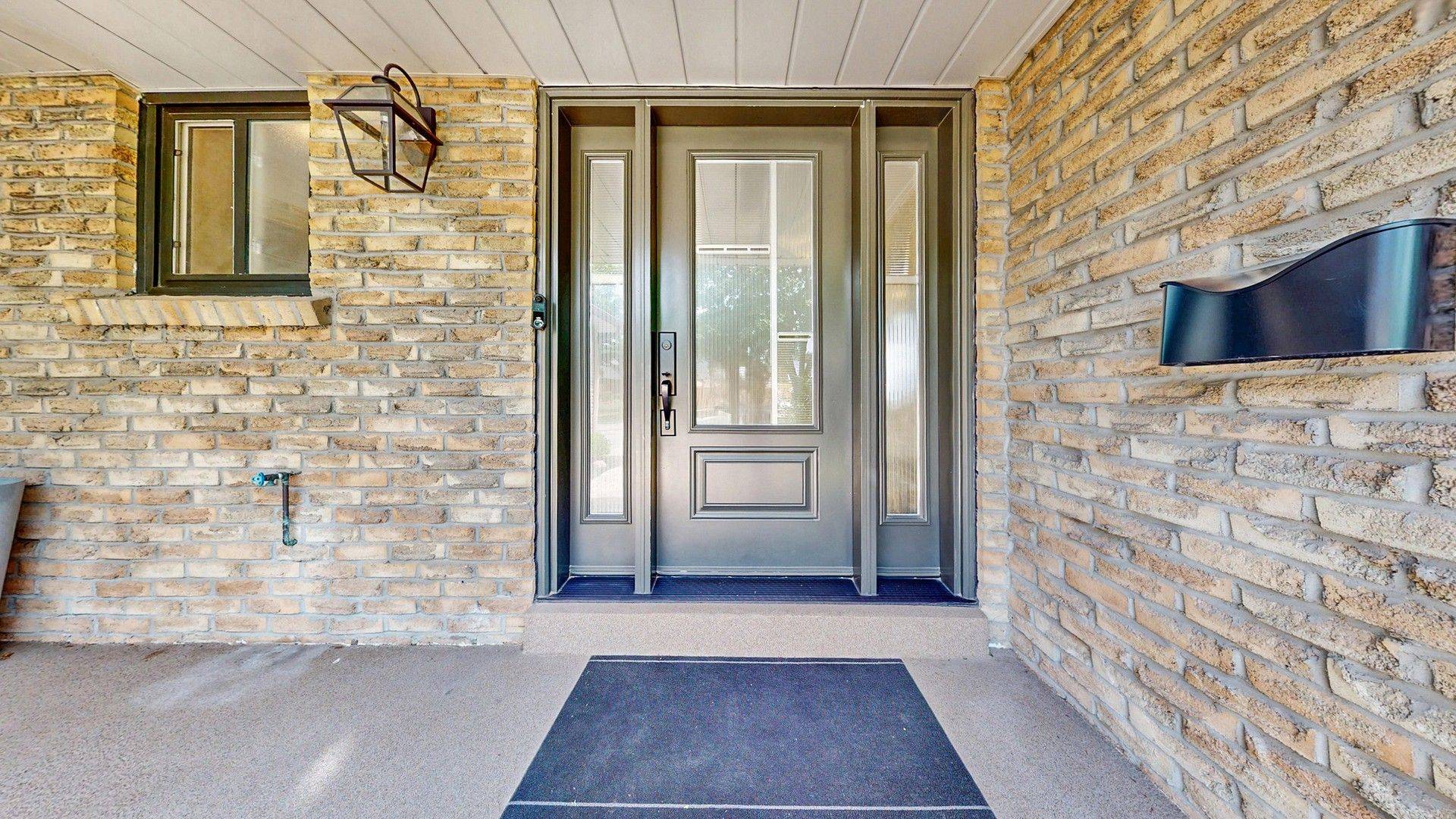 Pickering, ON L1W 3A1,558 Edge LN
