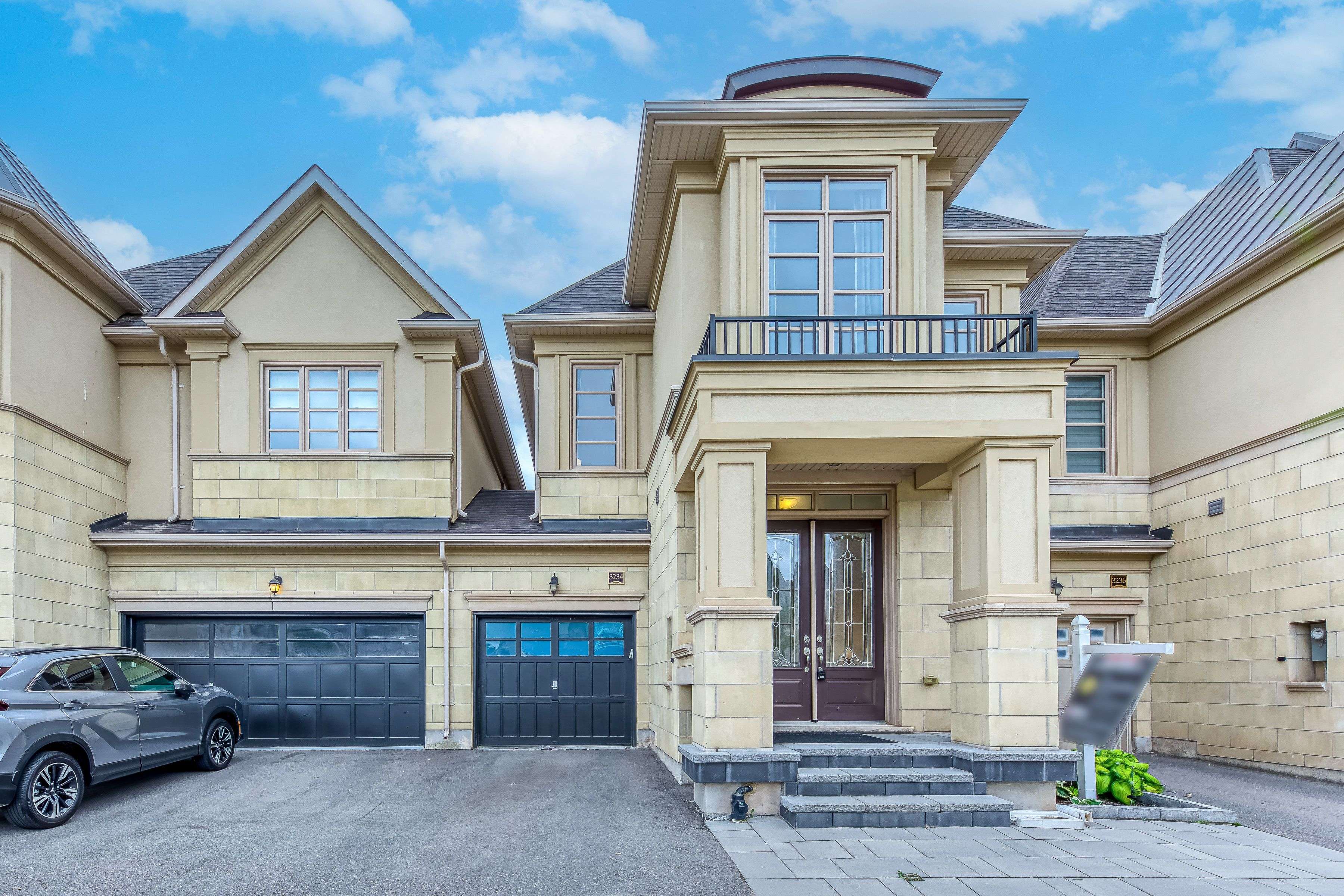 Oakville, ON L6H 7C5,3234 Post RD
