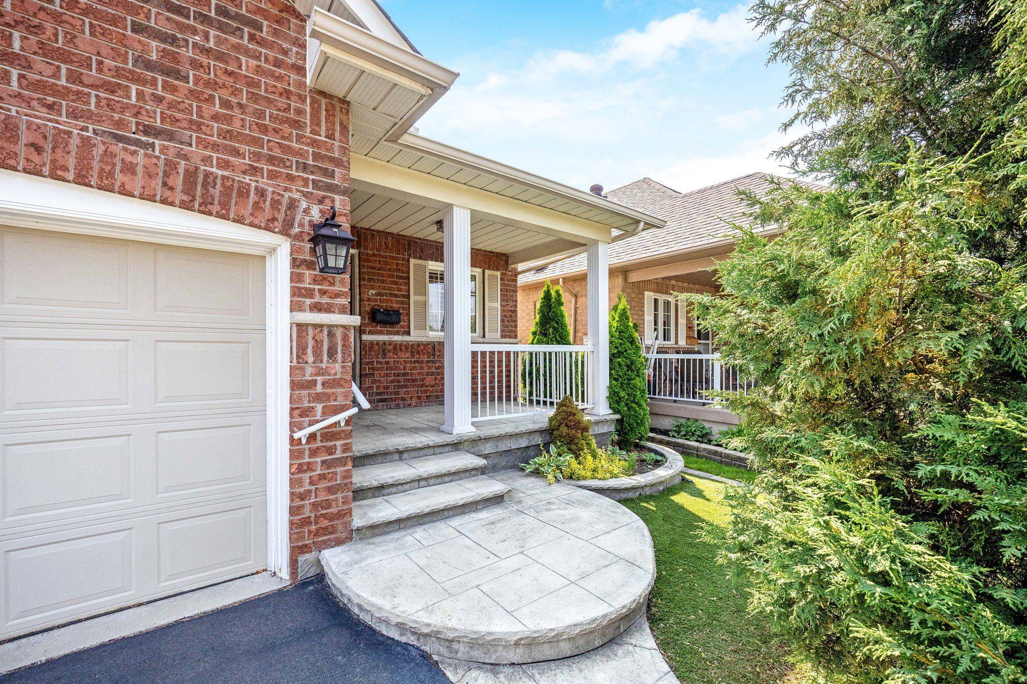 Milton, ON L9T 5X3,330 Centennial Forest DR