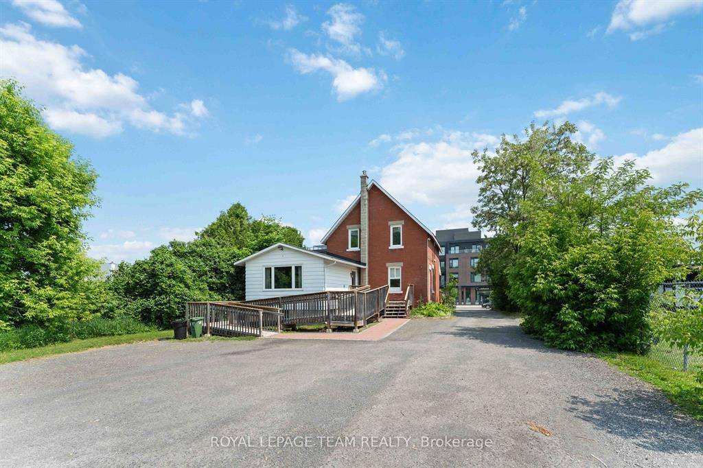 Stittsville - Munster - Richmond, ON K2S 1N7,1538 Stittsville Main ST #3