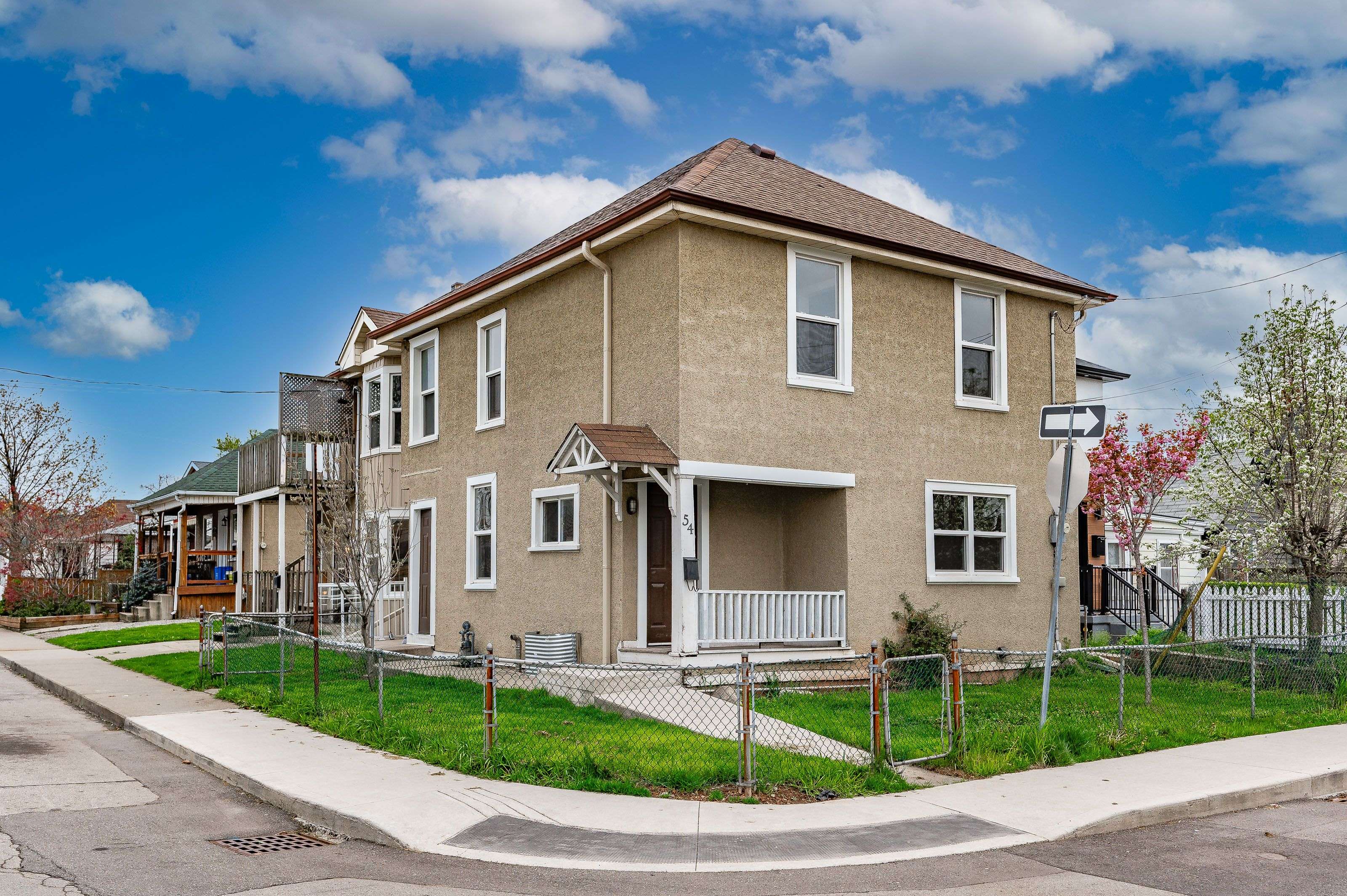 Hamilton, ON L8H 4K4,54 Frederick AVE #1
