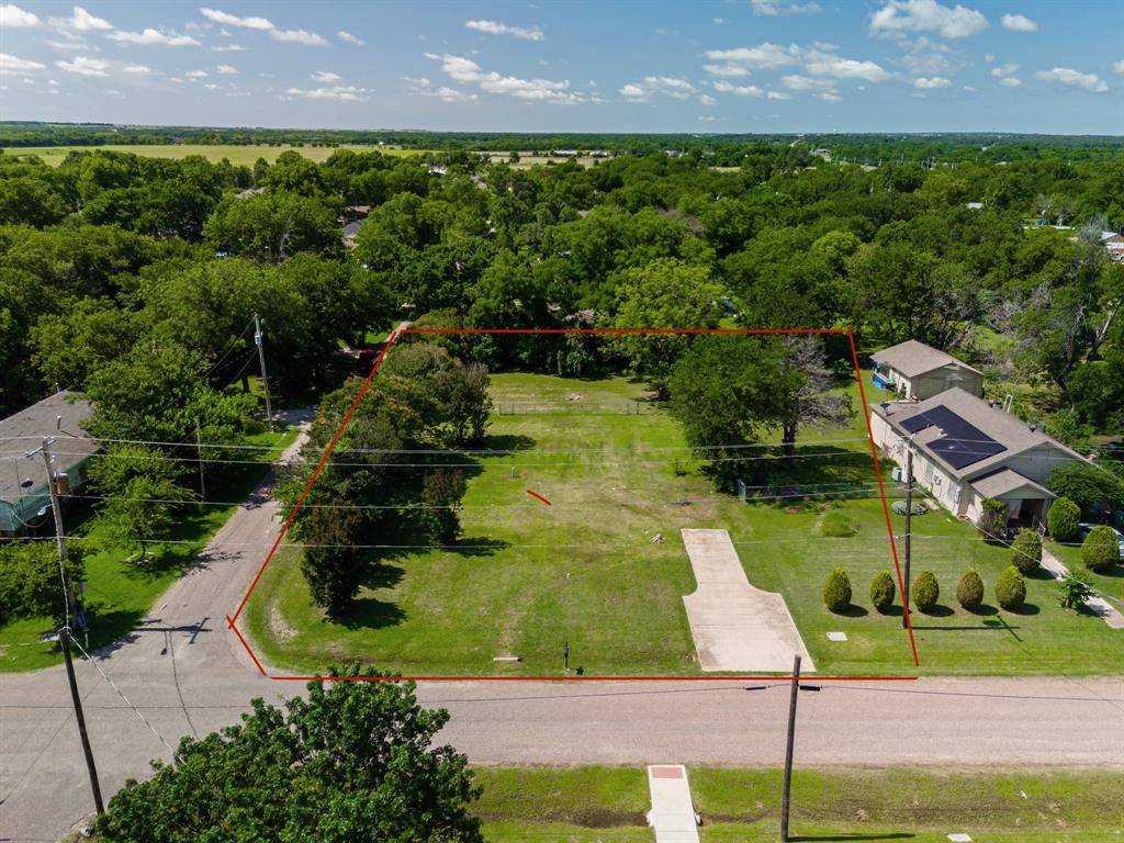 Tioga, TX 76271,306 Gene Autry Drive