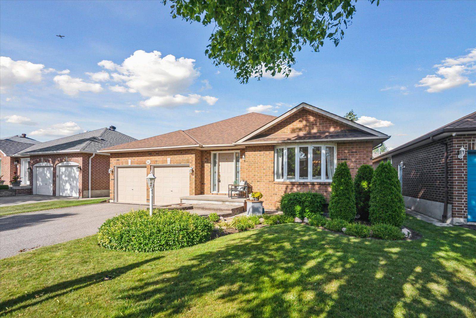 Whitby, ON L1N 8Z9,56 Inglewood PL
