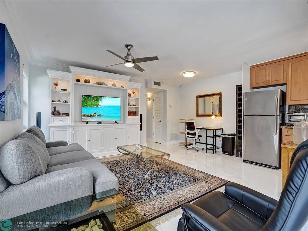 Lauderdale By The Sea, FL 33062,1439 S Ocean Blvd #304