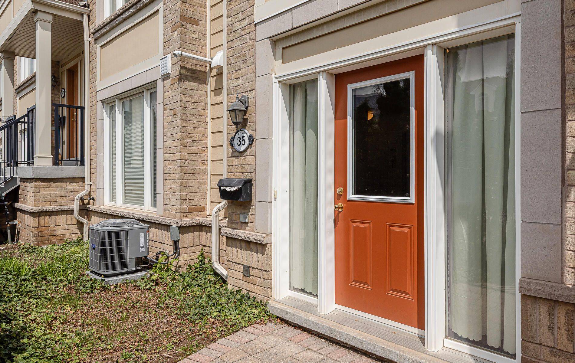Mississauga, ON L5M 8C8,4965 Southampton DR #35