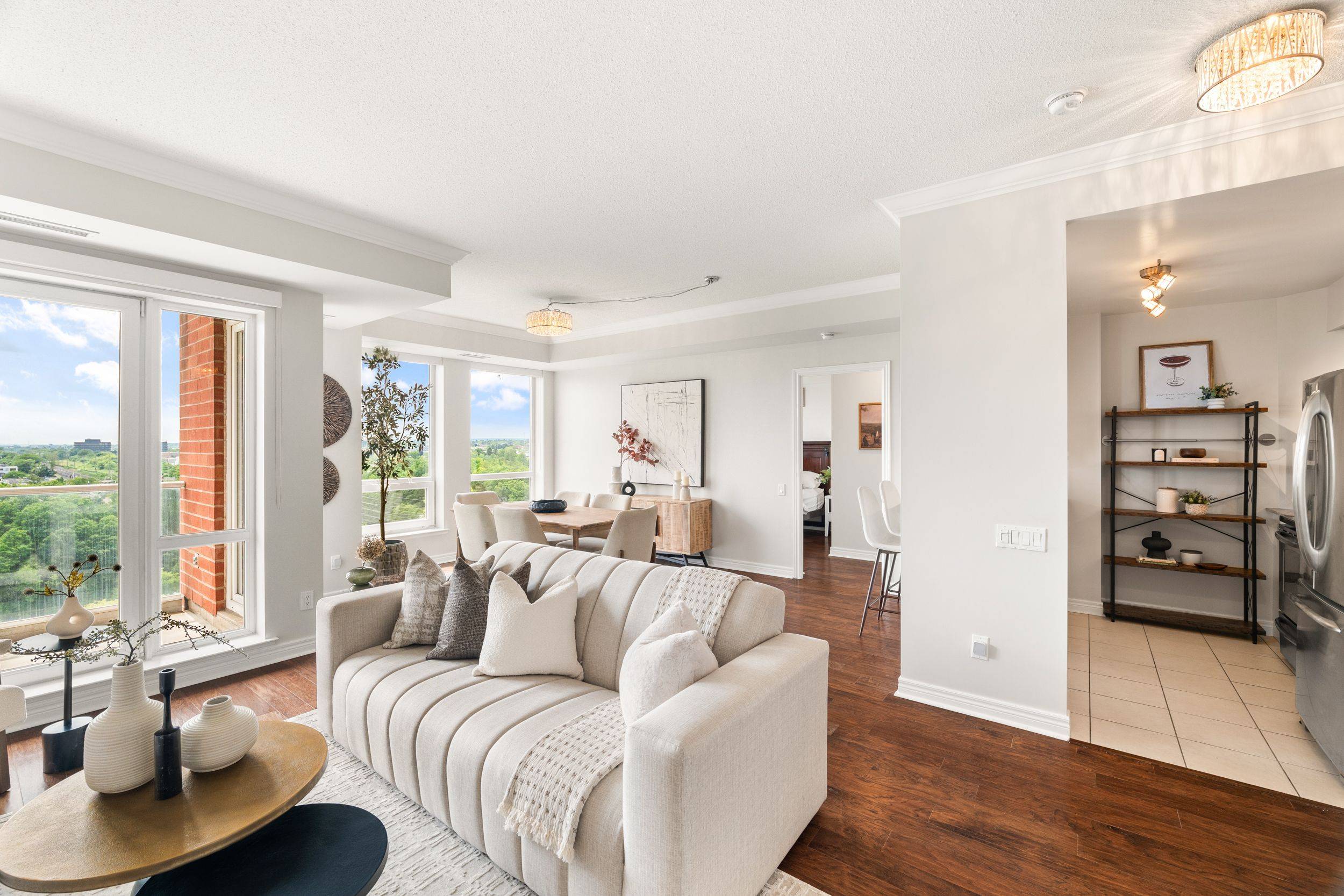 Oakville, ON L6J 7W2,40 Old Mill RD #901