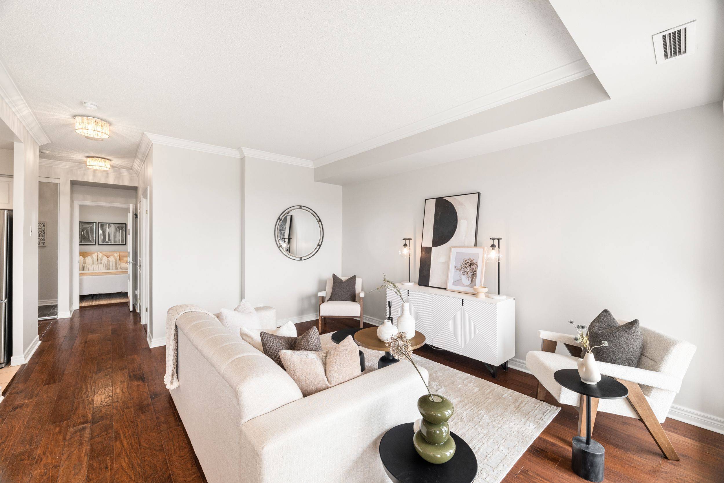 Oakville, ON L6J 7W2,40 Old Mill RD #901