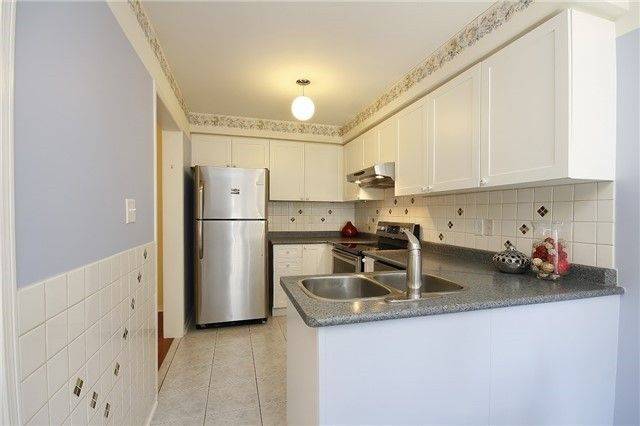 Caledon, ON L7E 2Y8,18 Silvervalley DR