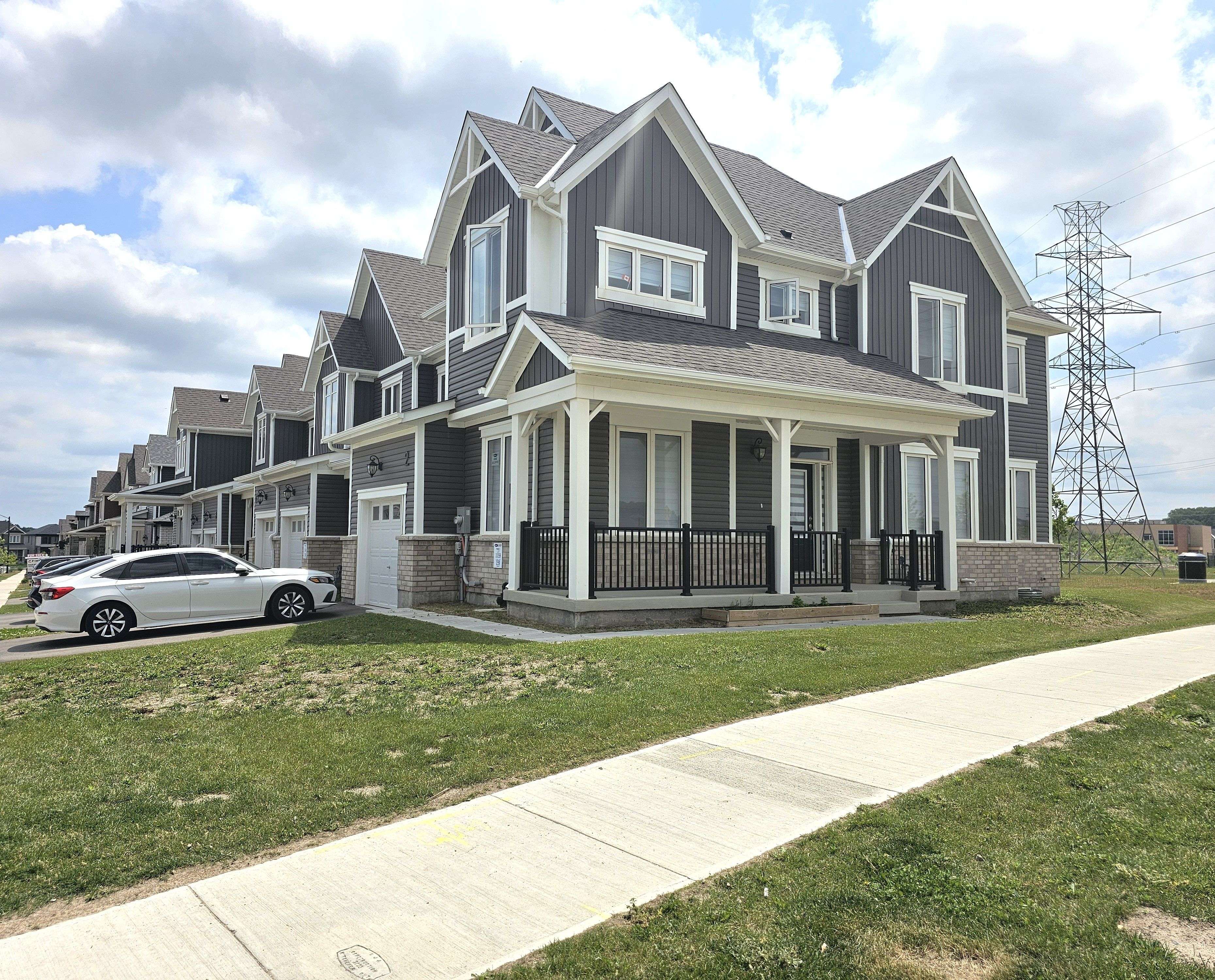Kitchener, ON N2E 3X8,2 Saxony ST