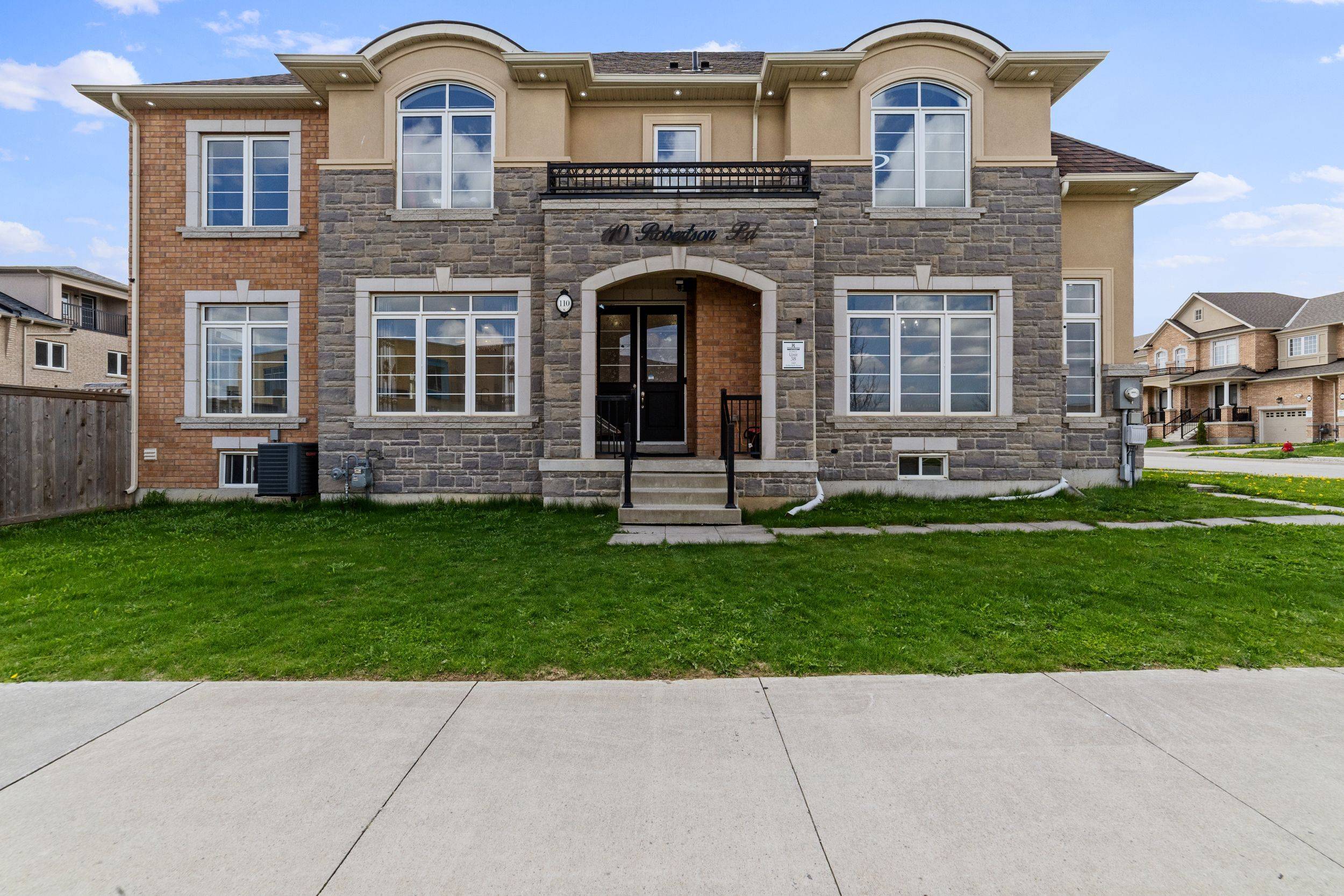 Hamilton, ON L9K 0J7,110 Robertson RD