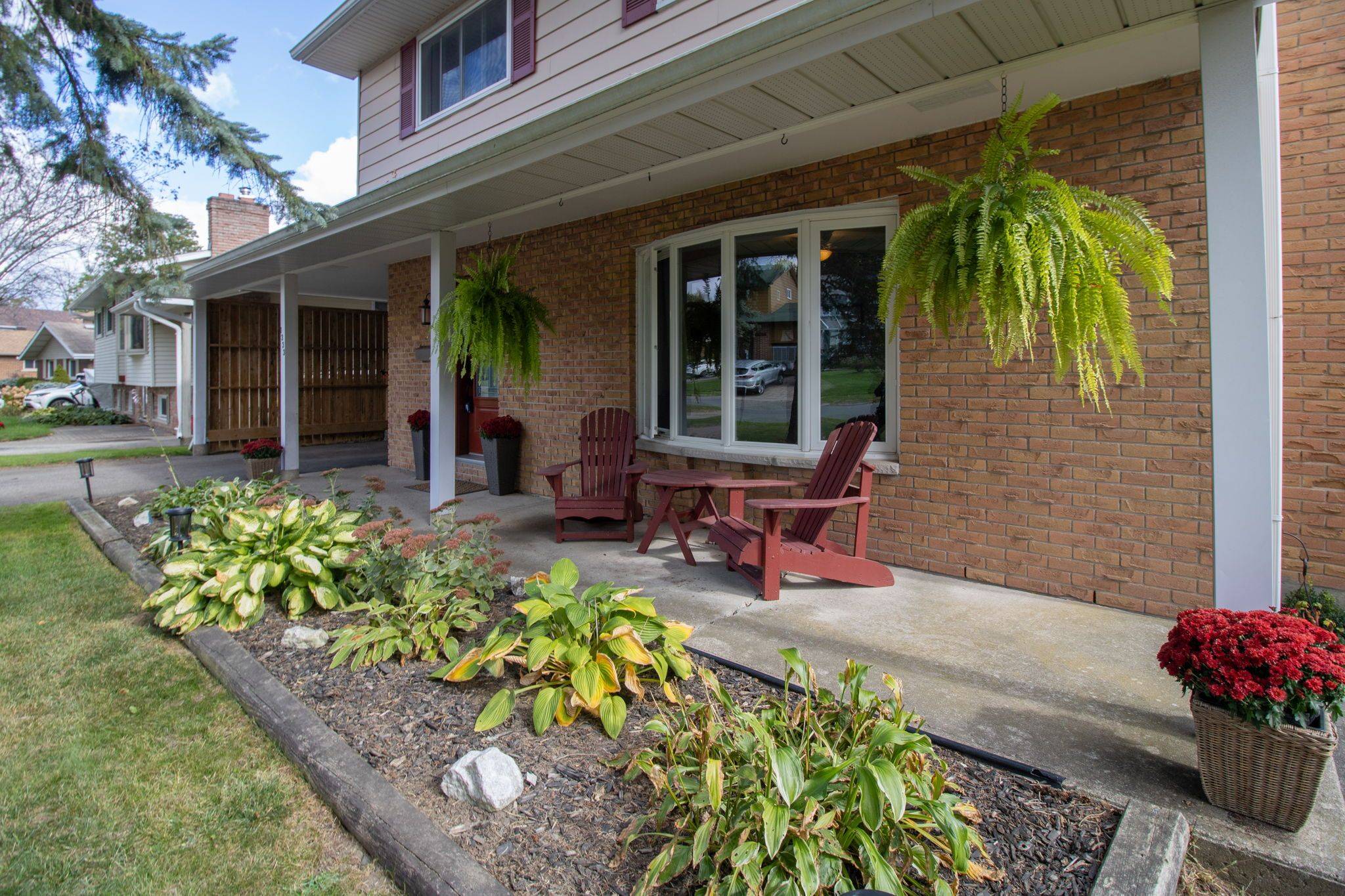Brockville, ON K6V 6E2,1333 Briarwood DR