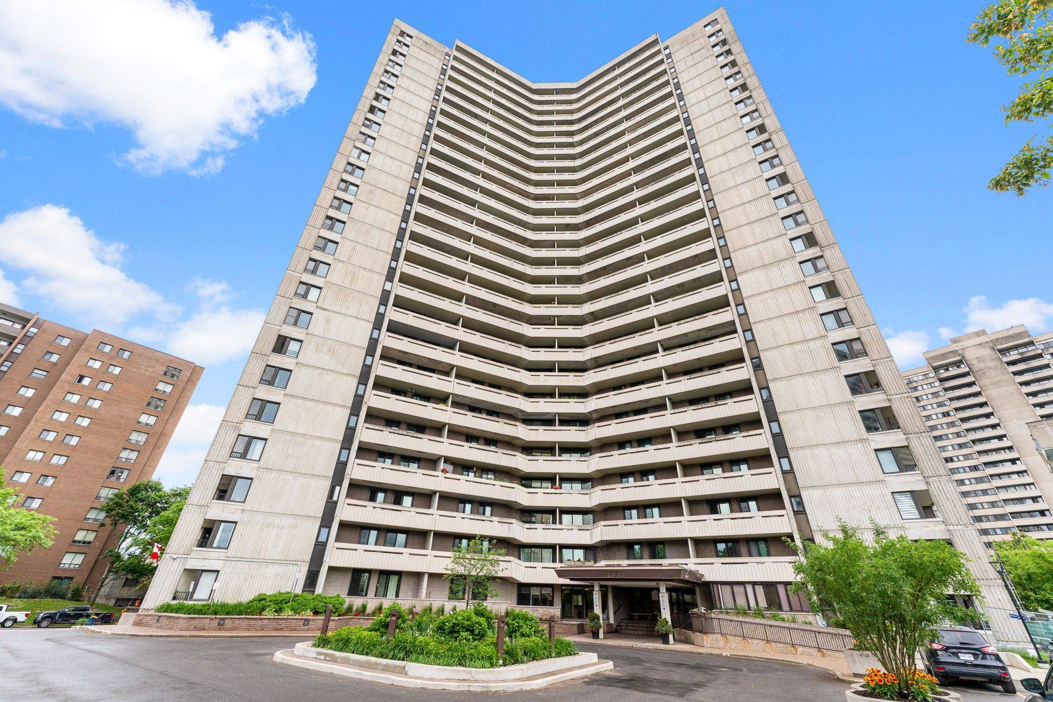 Woodroffe, ON K2B 8E1,1171 Ambleside DR #304