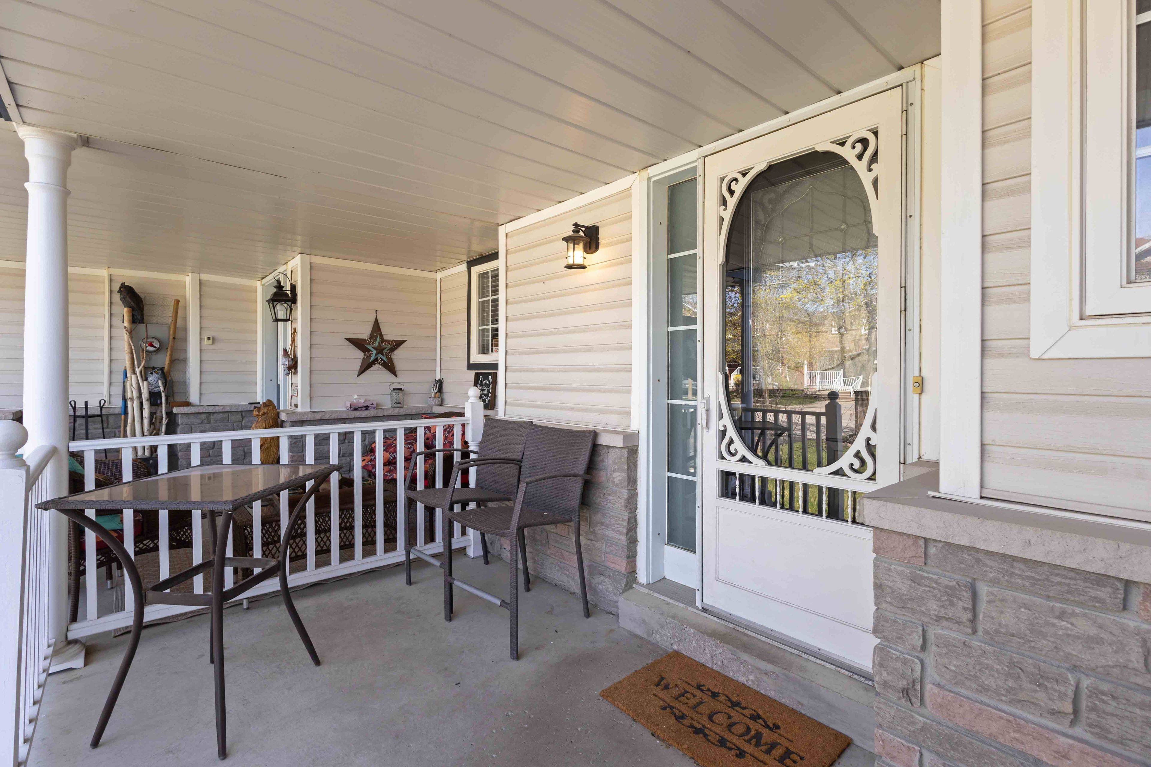 Whitby, ON L1M 1K2,68 Melody DR