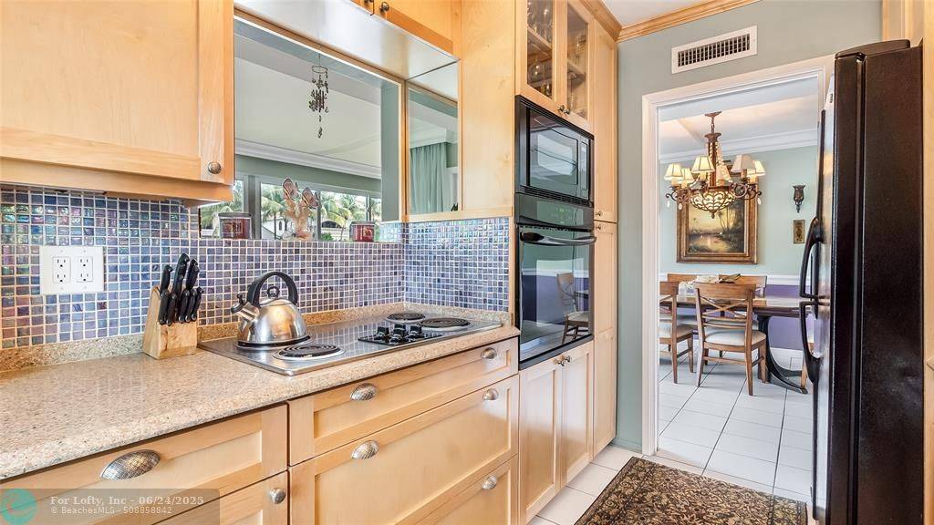 Fort Lauderdale, FL 33301,180 Isle Of Venice Dr  #127