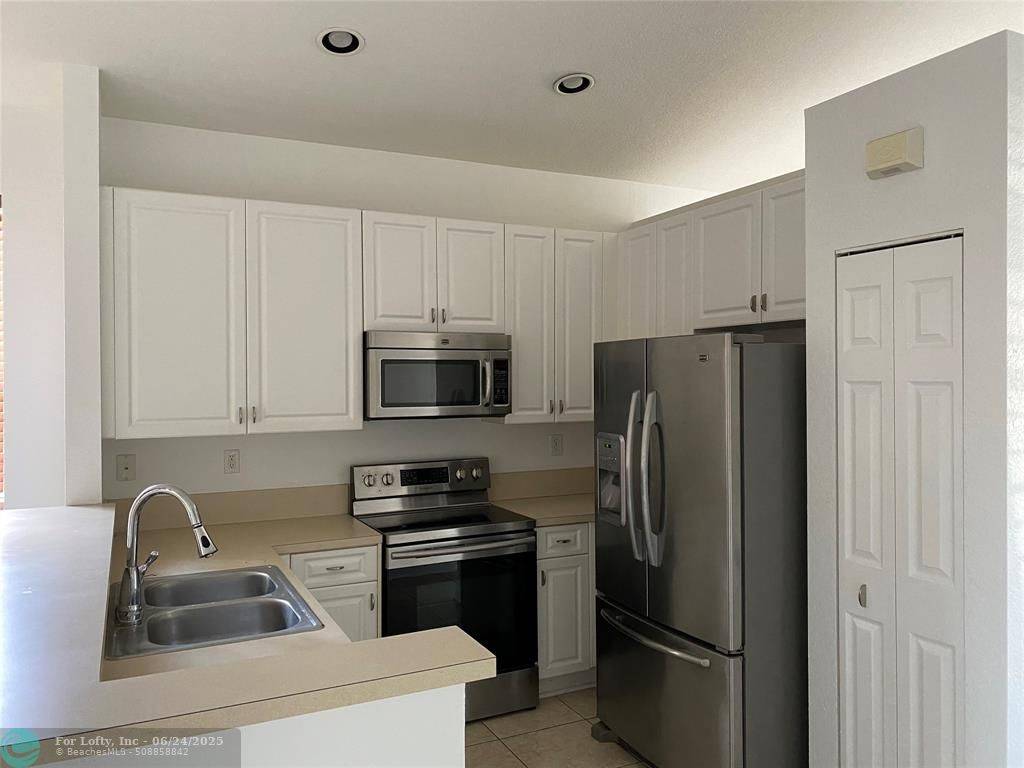 Pembroke Pines, FL 33024,[StreetName,UnitNumber,StreetNumber,StreetDirPrefix]