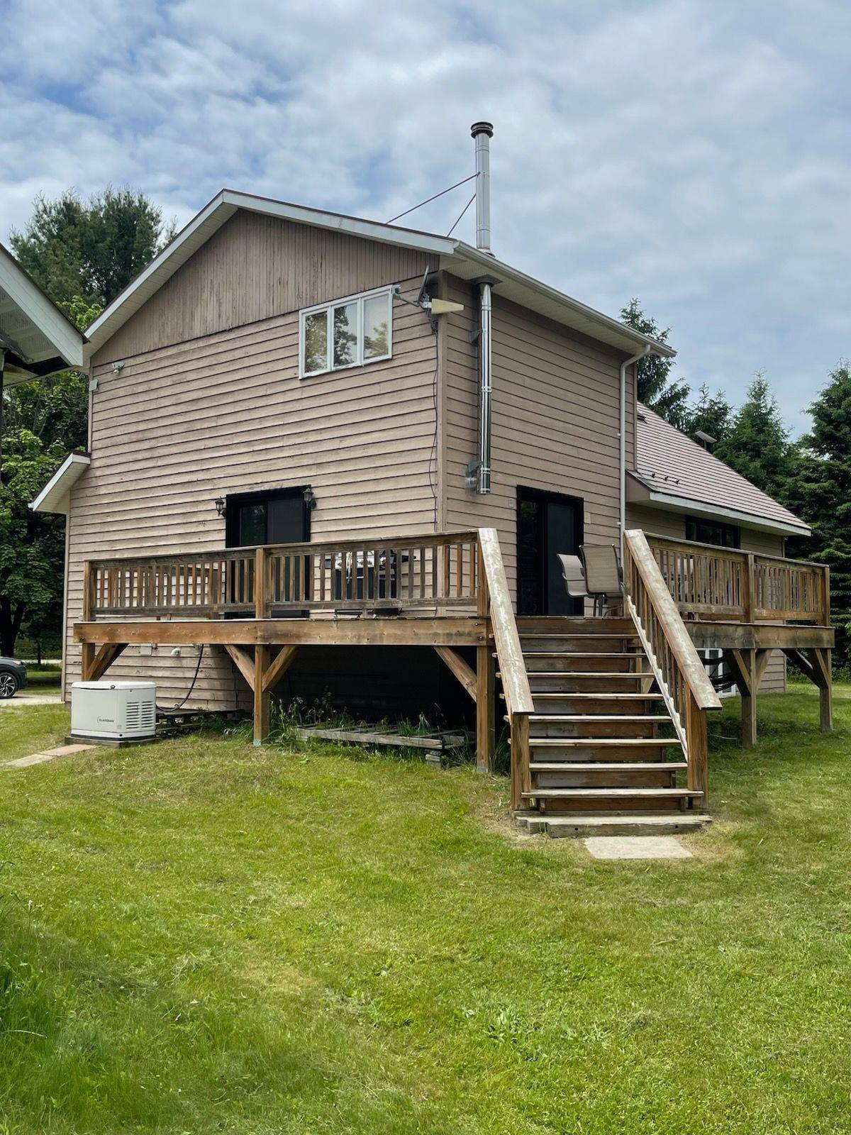 Adjala-tosorontio, ON L0M 1M0,28 Pinegrove CRES