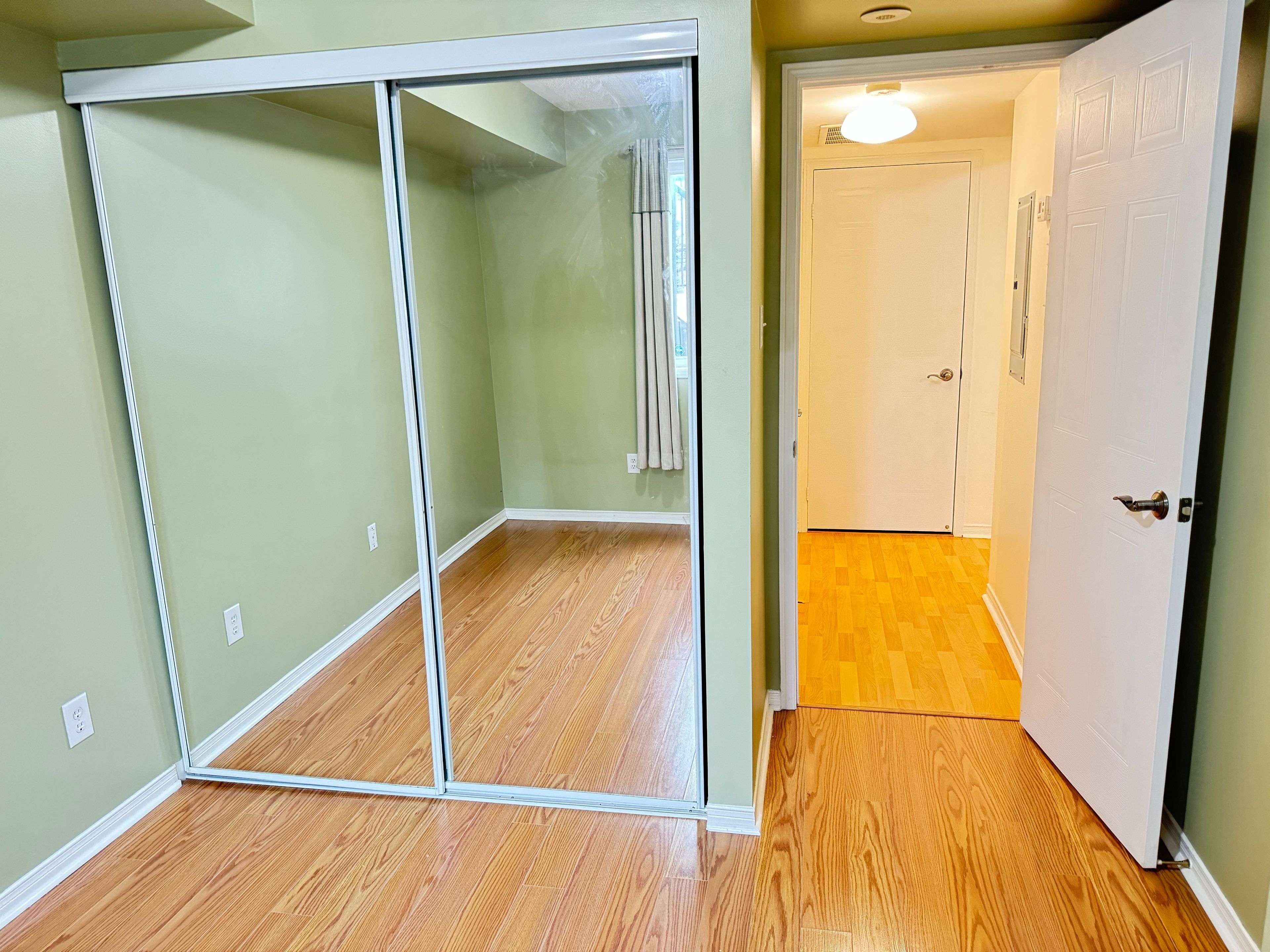 Markham, ON L6E 0B9,160 Chancery RD #21