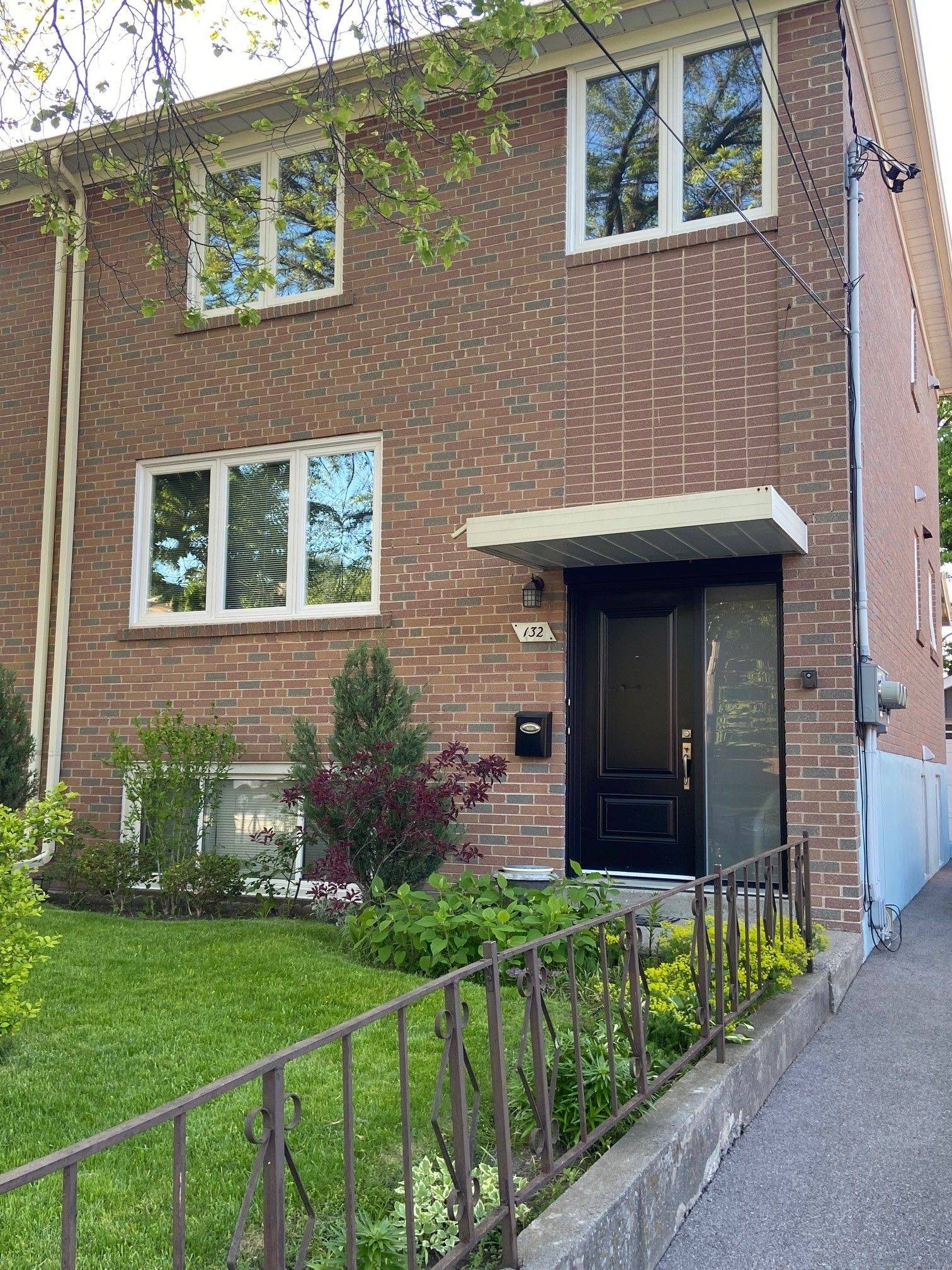 Toronto W03, ON M6N 2E8,132 Edinborough CT #2nd Floor