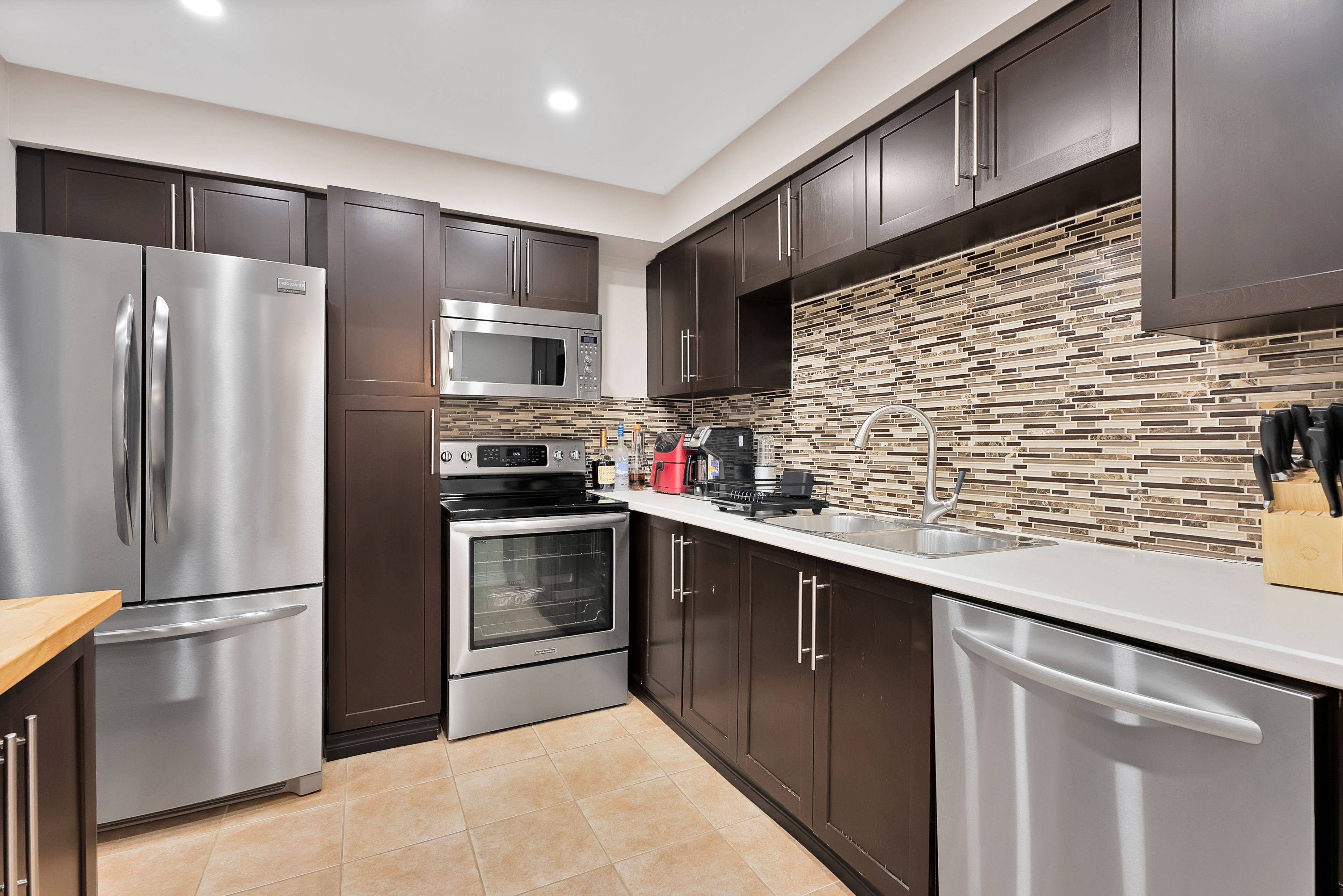 Mississauga, ON L5W 2A5,7360 Zinnia PL #152