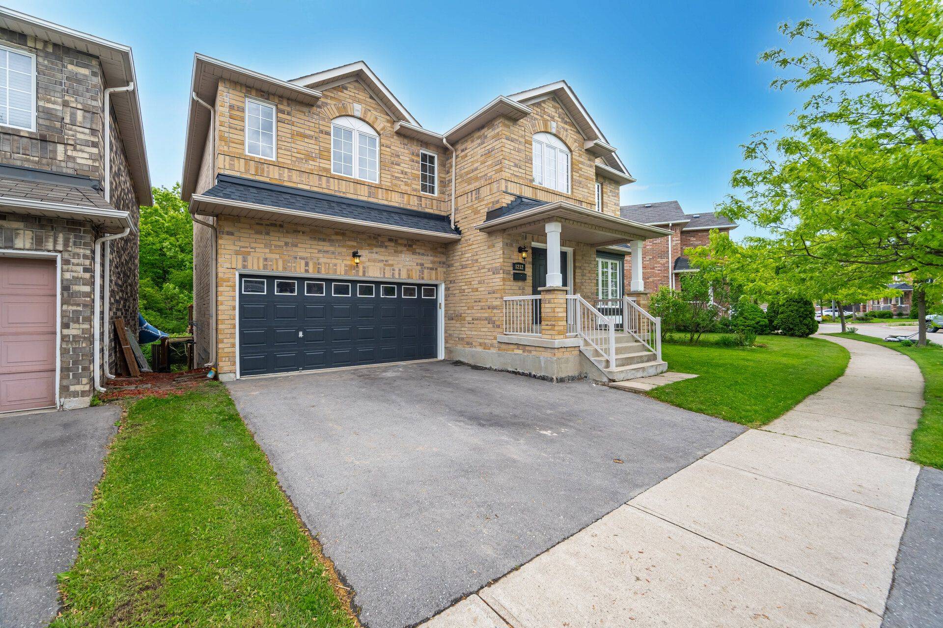 Milton, ON L9T 6C6,1212 Fox CRES