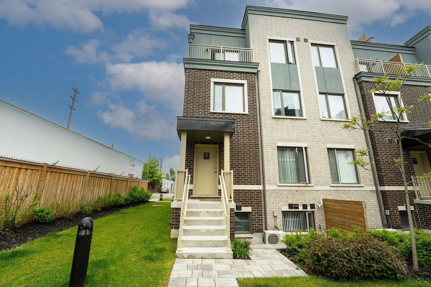 Toronto W06, ON M8V 0J5,235 Birmingham ST #139
