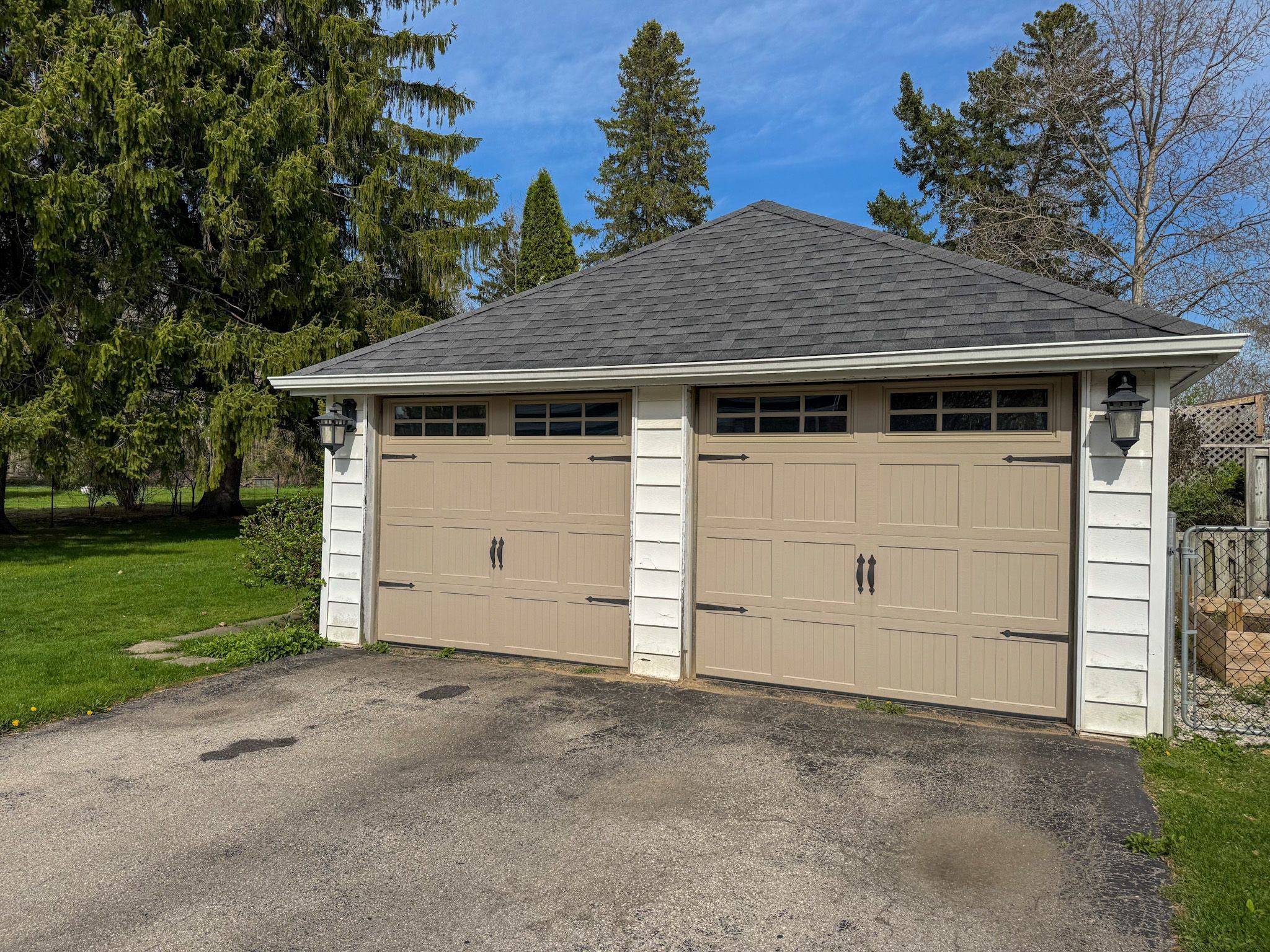 Central Elgin, ON N5R 3C6,357 Sunset DR