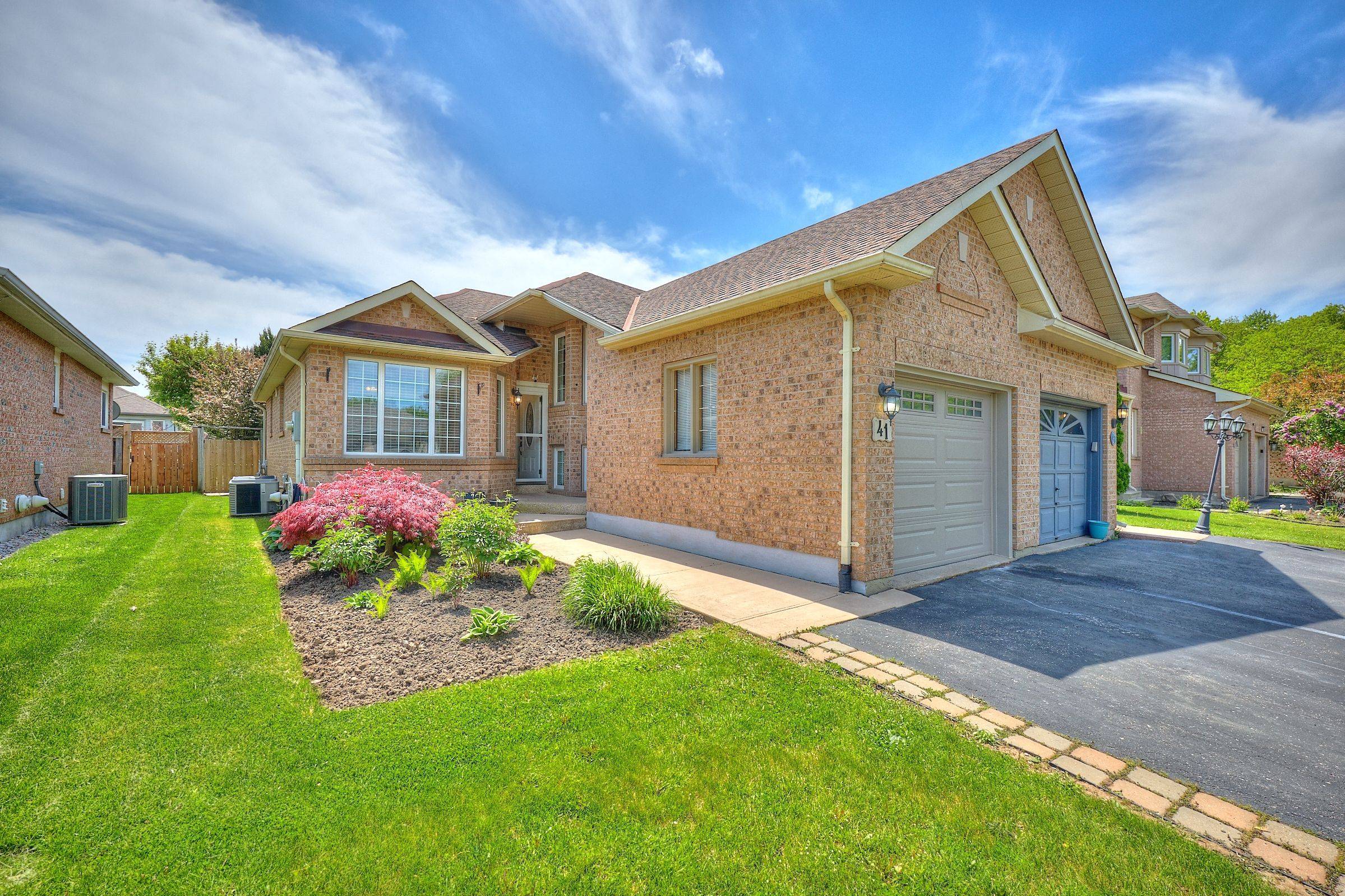 Welland, ON L3C 7G2,41 Jackson CT W