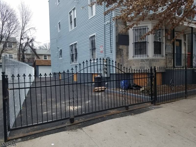 Newark City, NJ 07107,69-71 N 13Th St