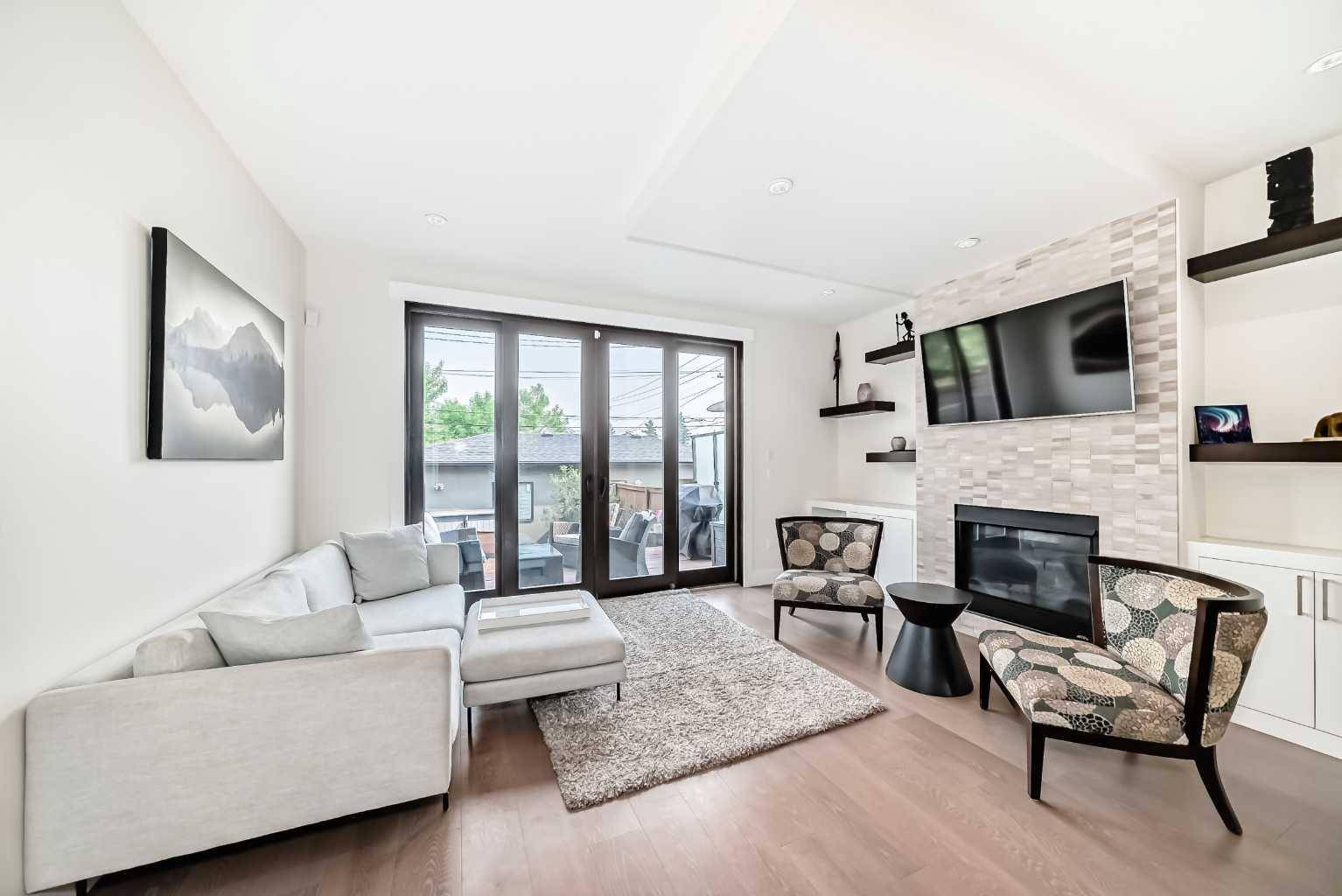 Calgary, AB T2E 1Z7,140 27 AVE NE
