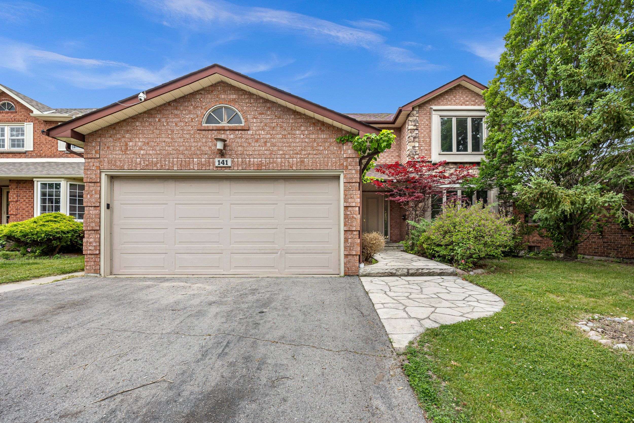 Whitby, ON L1N 6B8,141 Hialeah CRES #Upper