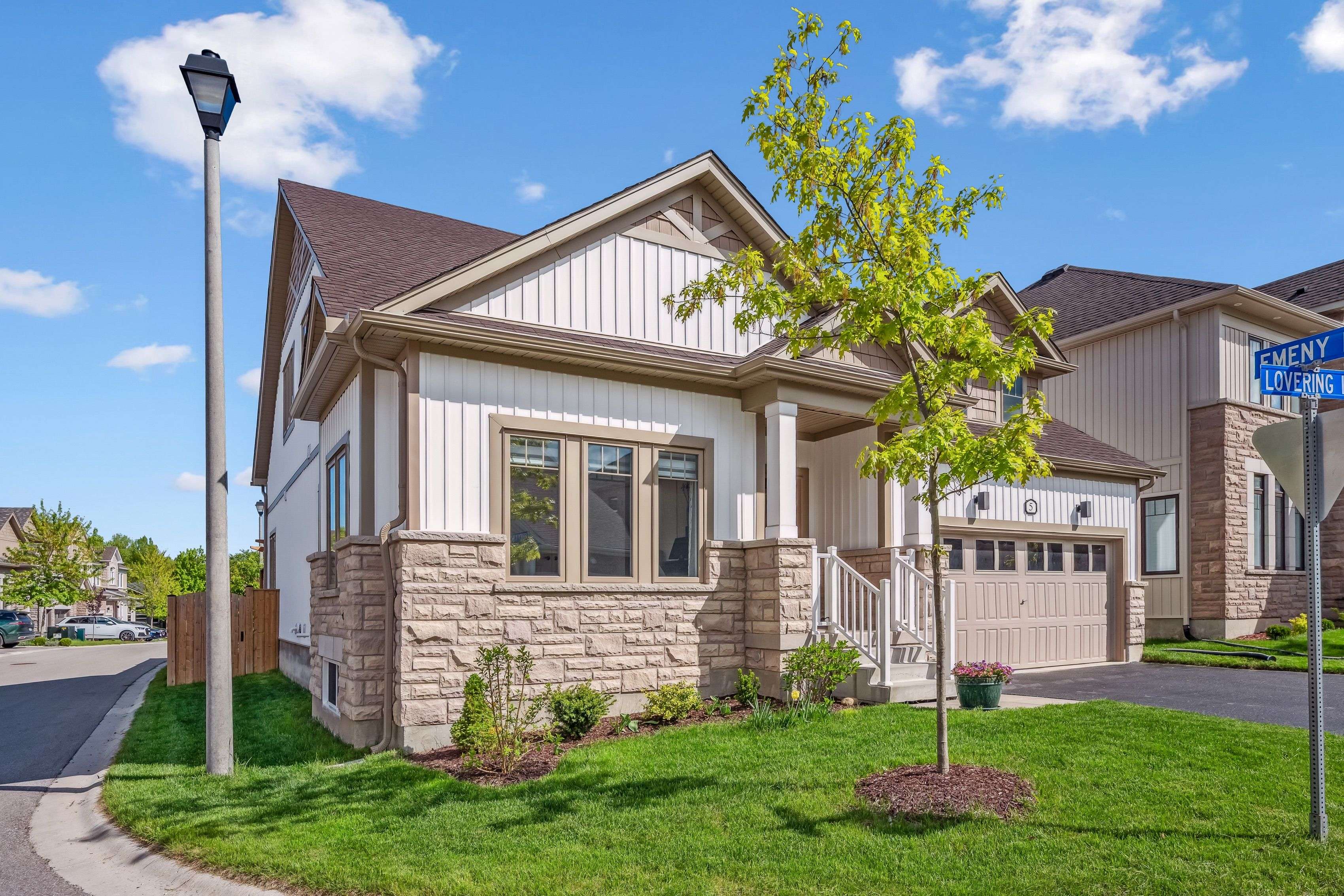 Guelph, ON N1L 0H3,5 Lovering LN
