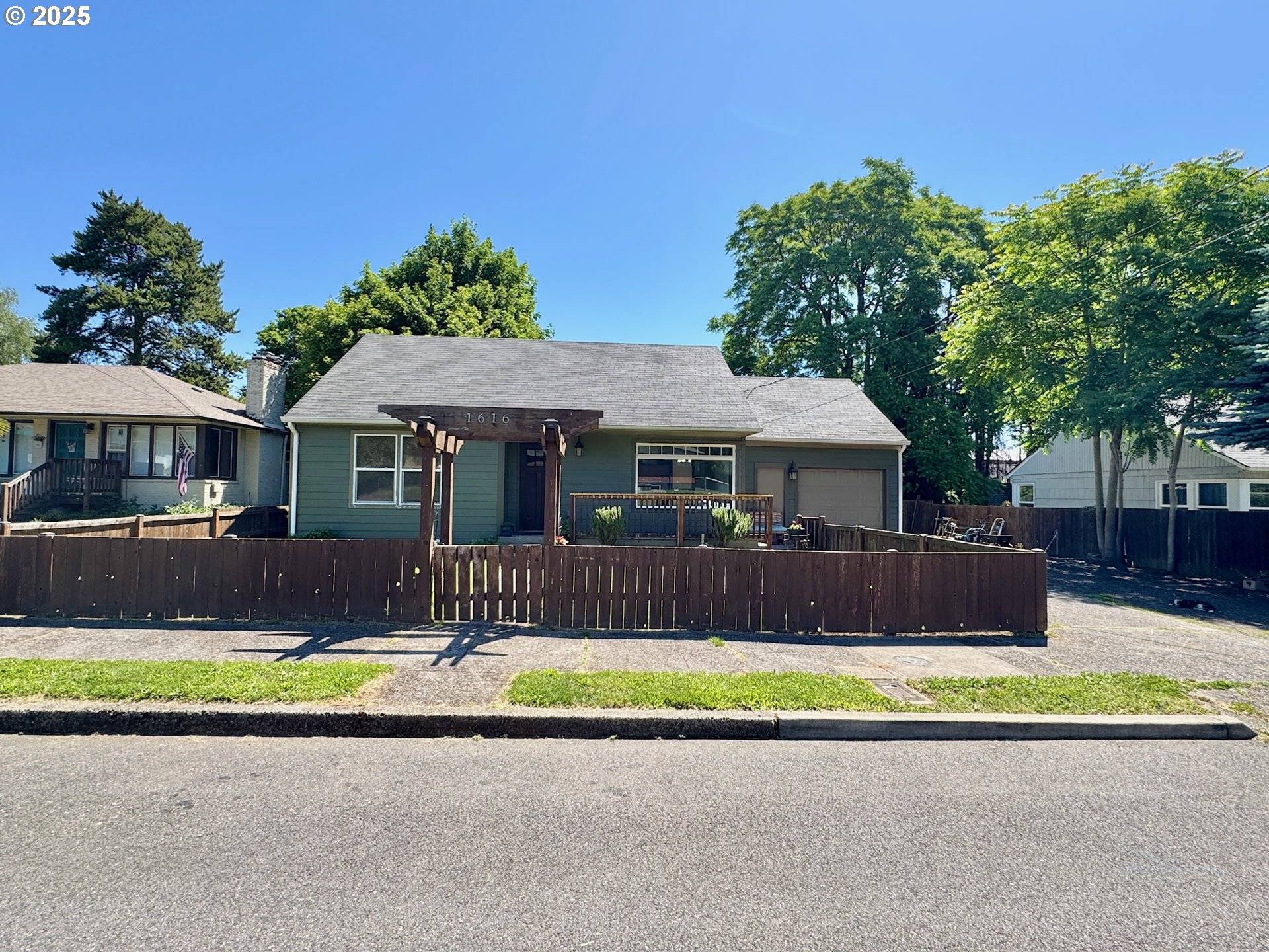 Camas, WA 98607,1616 NE FRANKLIN ST