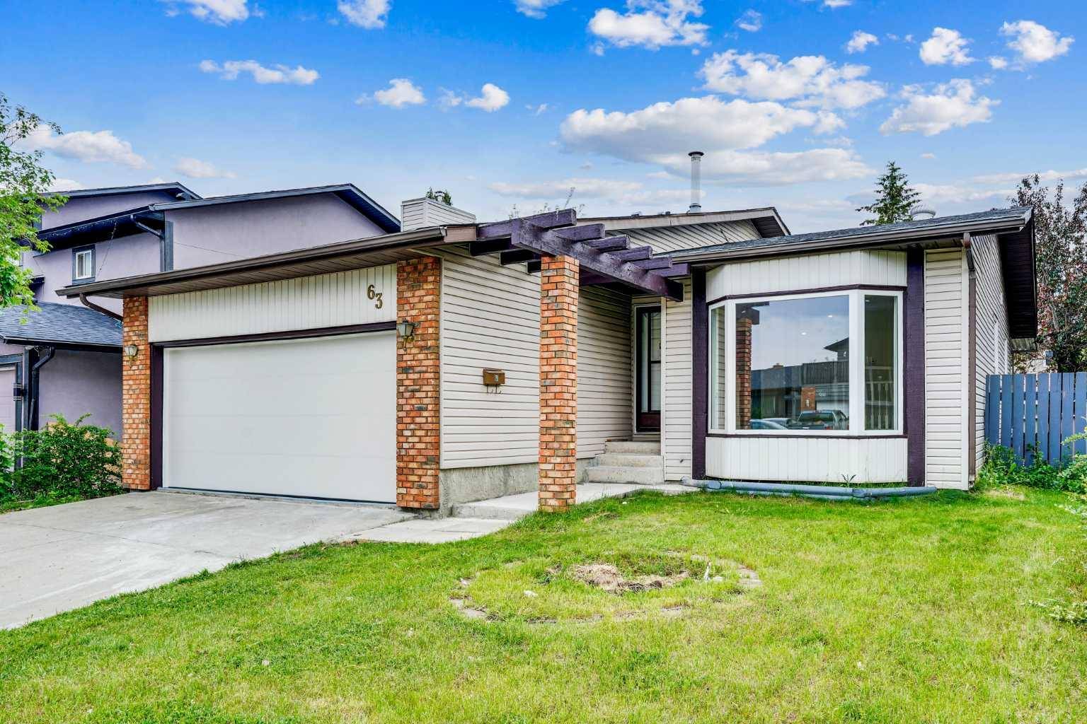 Calgary, AB T3J 1L1,63 Castlefall GRV NE