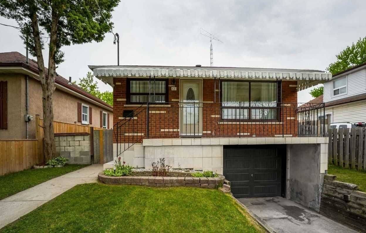 Oshawa, ON L1J 5G7,68 Rosehill BLVD #Main