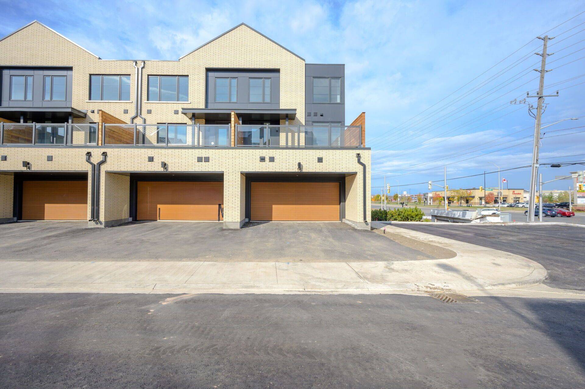 Burlington, ON L7M 4Y4,2273 Turnberry RD #16