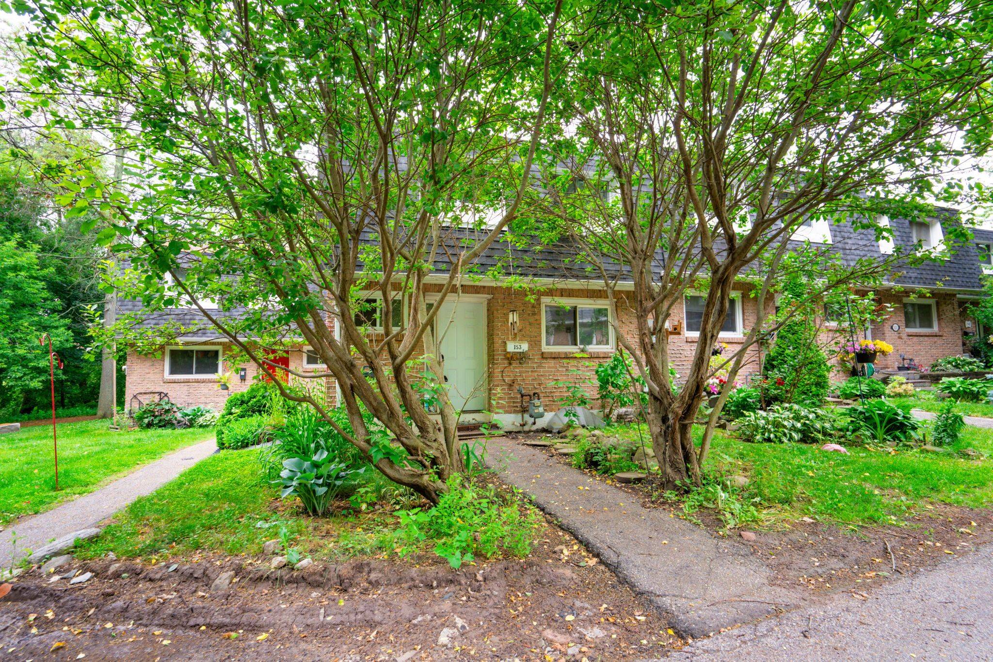 Burlington, ON L7P 3R9,2050 Upper Middle RD #153