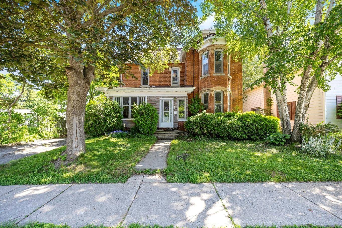 Halton Hills, ON L7J 1Z8,53 Willow ST N