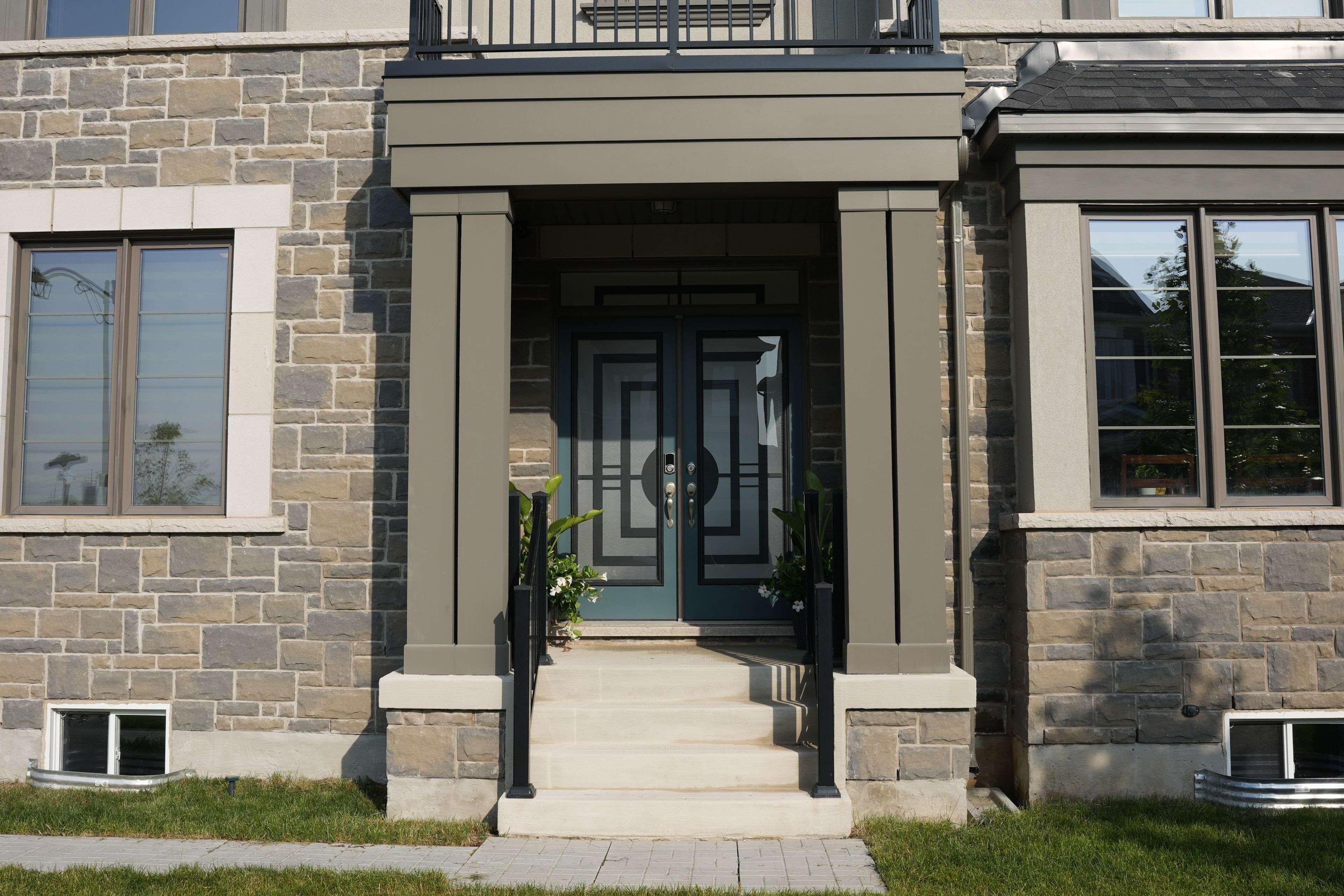 Milton, ON L9E 1S6,169 Yates DR