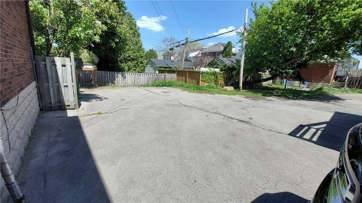 Hamilton, ON L8K 1T5,1597 King ST E